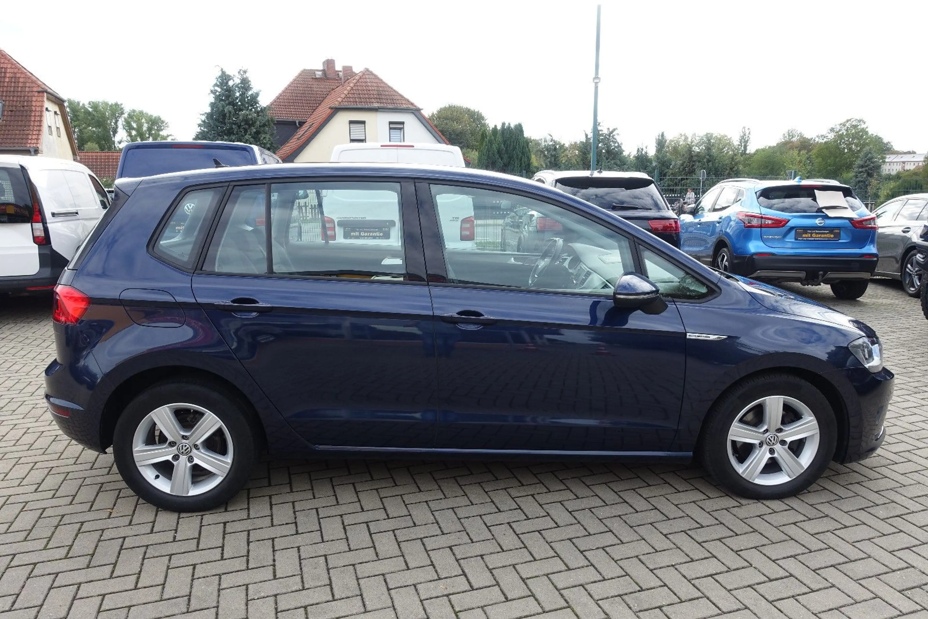 Volkswagen Golf Sportsvan VII*2-Z Klima*Tempomat*Navi*PDC* — photo 4