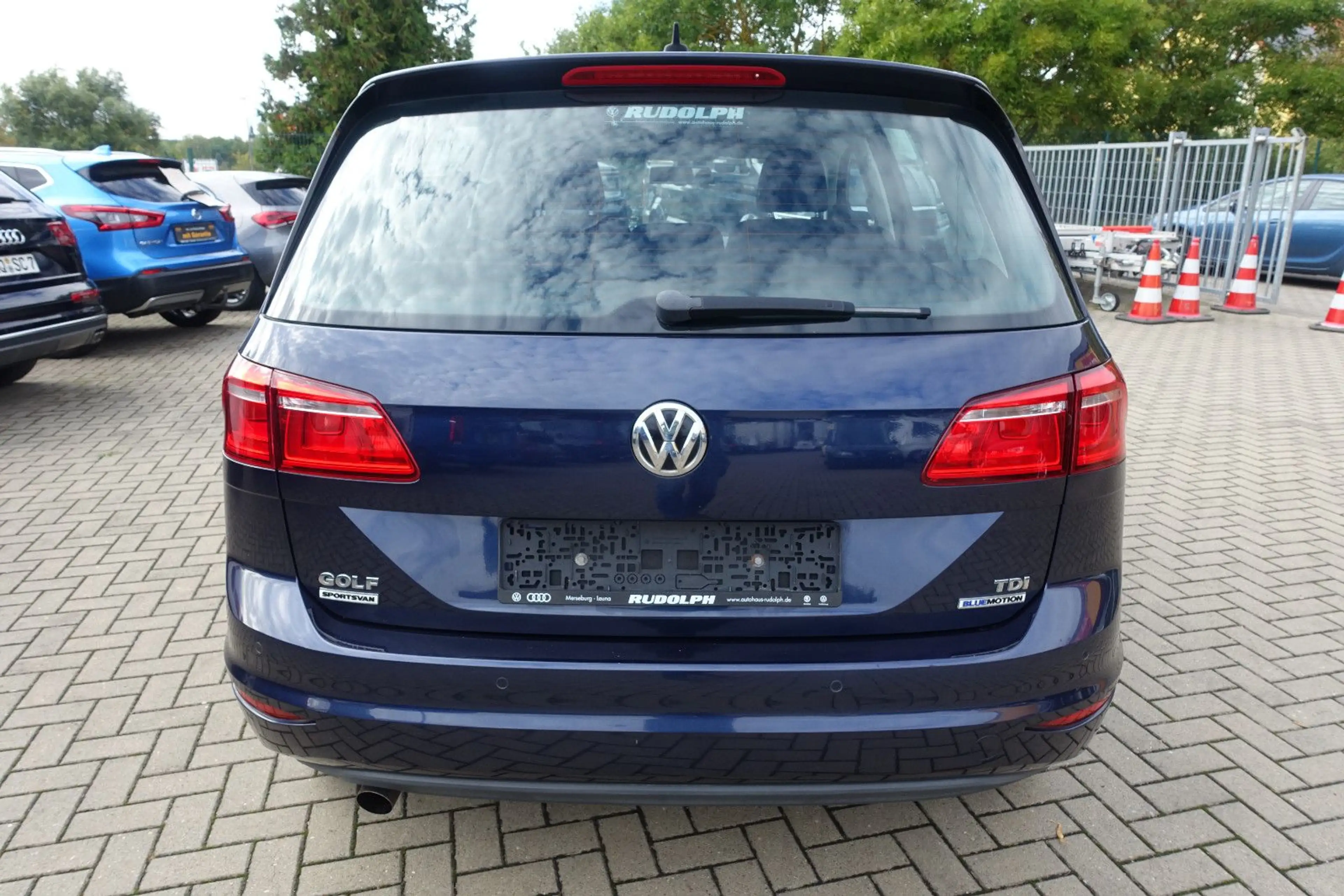 Volkswagen Golf Sportsvan VII*2-Z Klima*Tempomat*Navi*PDC* — photo 6