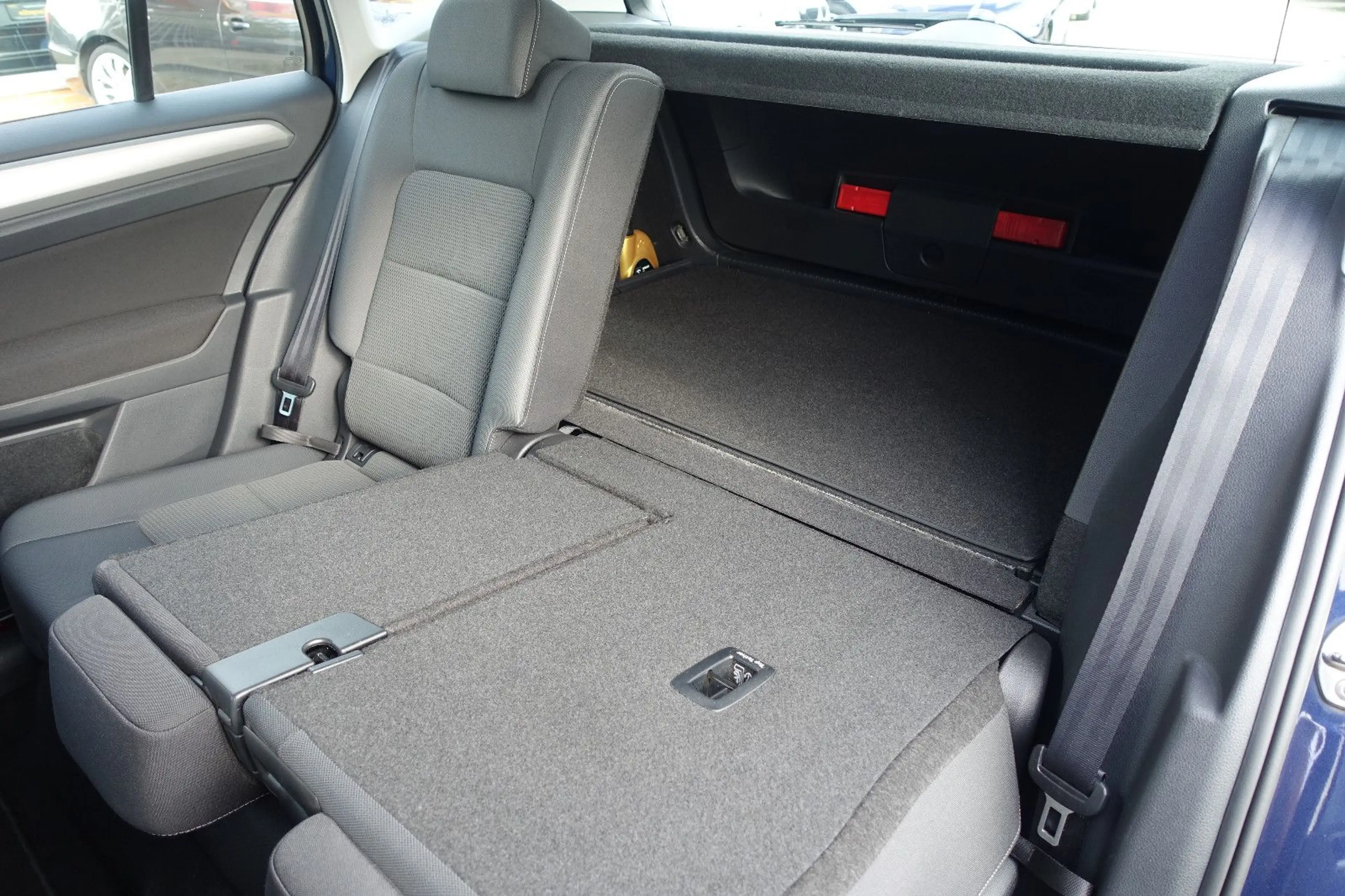Volkswagen Golf Sportsvan VII*2-Z Klima*Tempomat*Navi*PDC* — photo 28