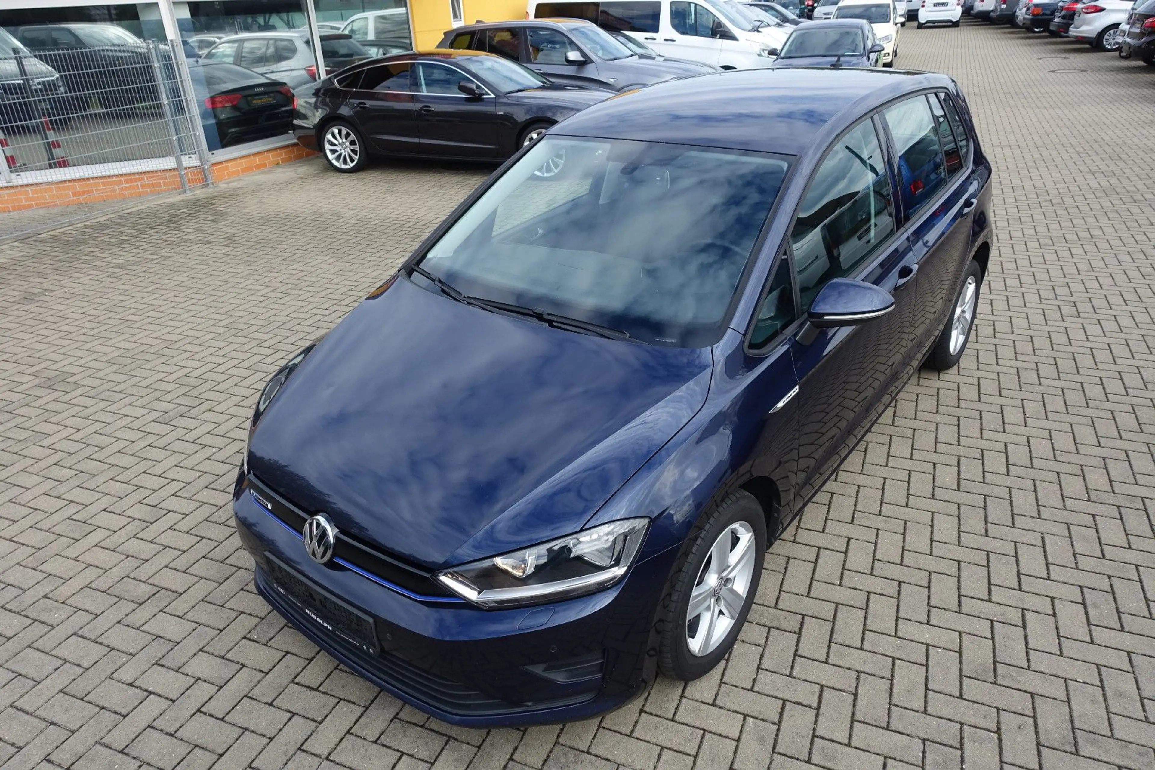 Volkswagen Golf Sportsvan VII*2-Z Klima*Tempomat*Navi*PDC* — photo 9
