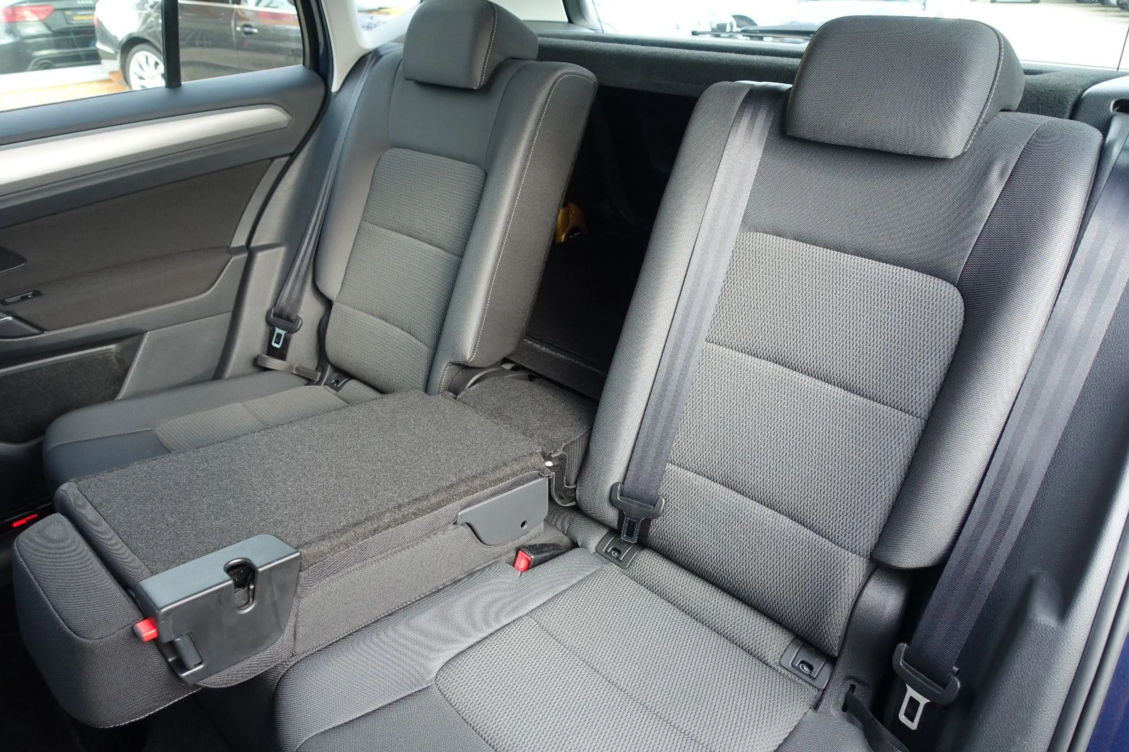 Volkswagen Golf Sportsvan VII*2-Z Klima*Tempomat*Navi*PDC* — photo 29