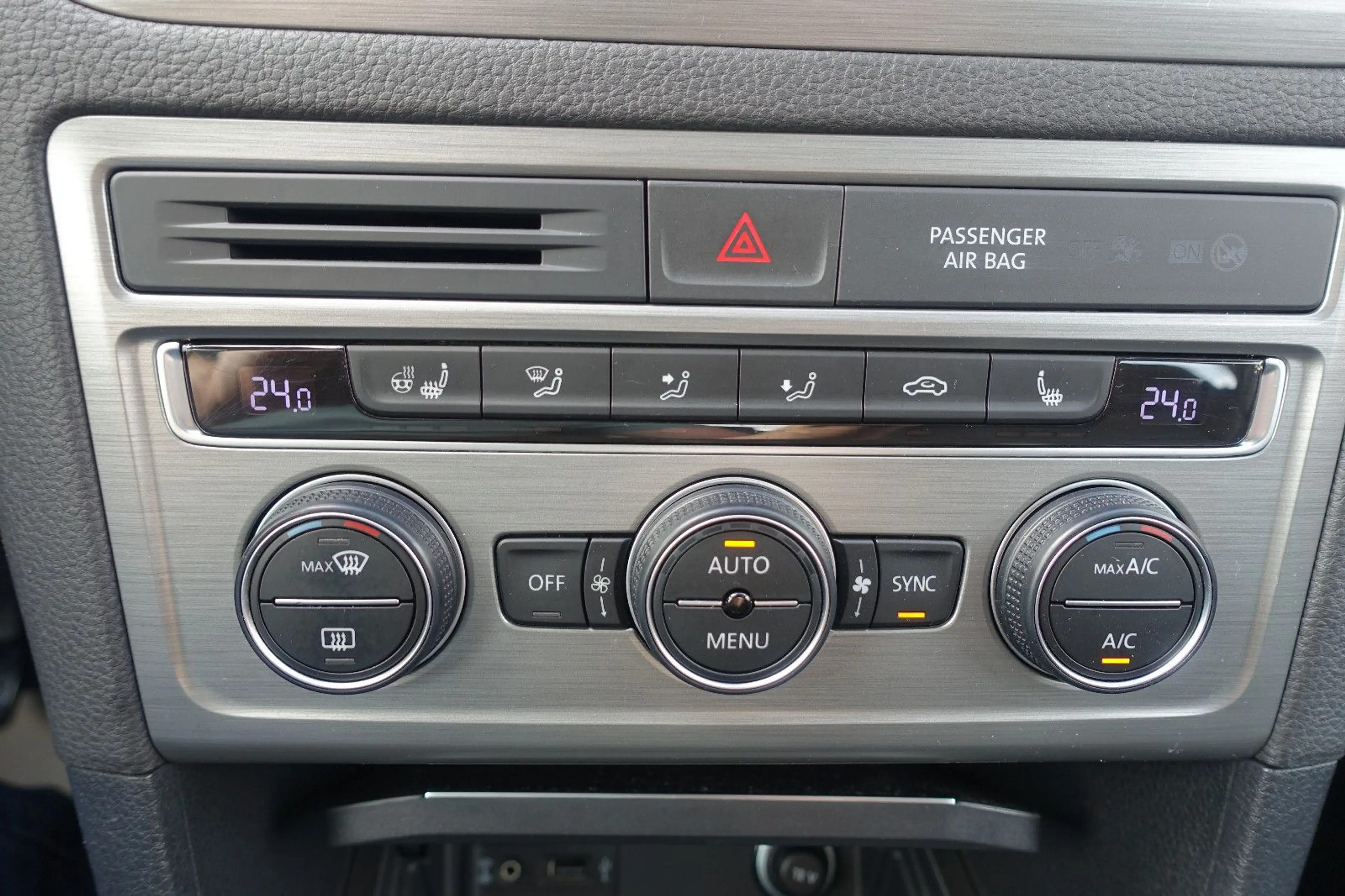 Volkswagen Golf Sportsvan VII*2-Z Klima*Tempomat*Navi*PDC* — photo 40