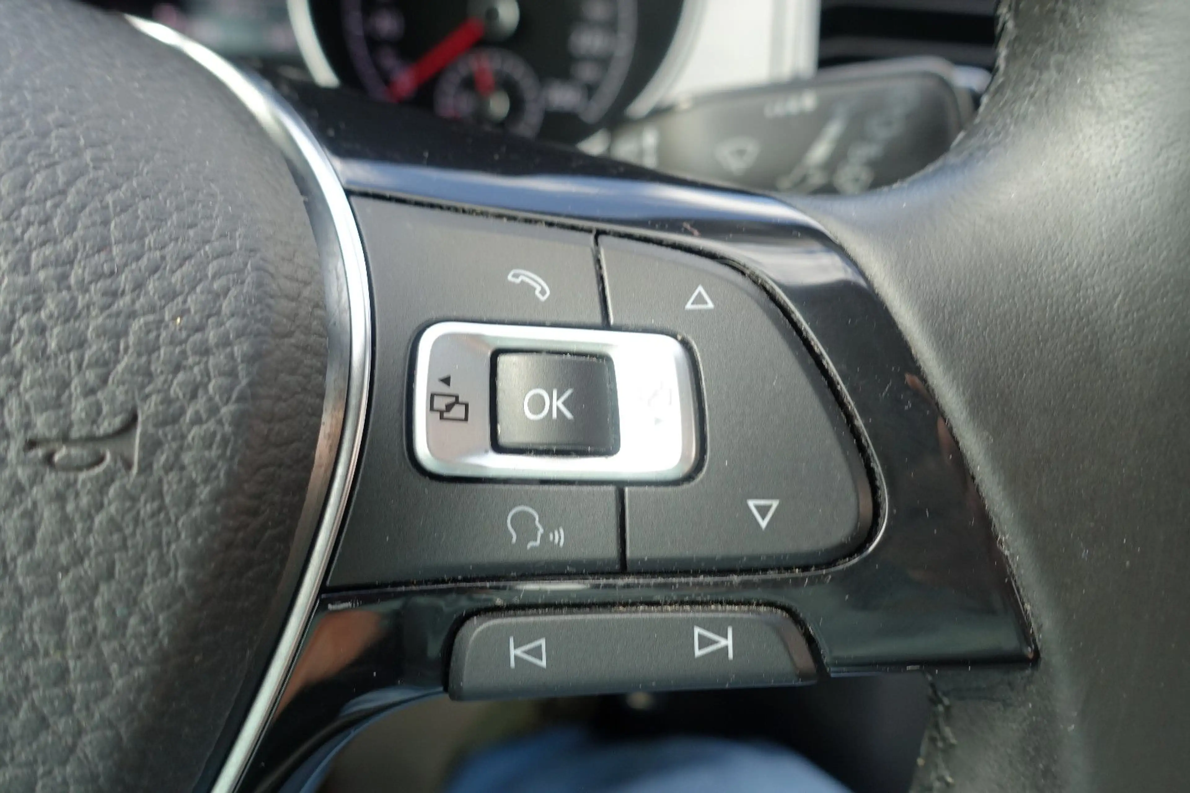 Volkswagen Golf Sportsvan VII*2-Z Klima*Tempomat*Navi*PDC* — photo 33