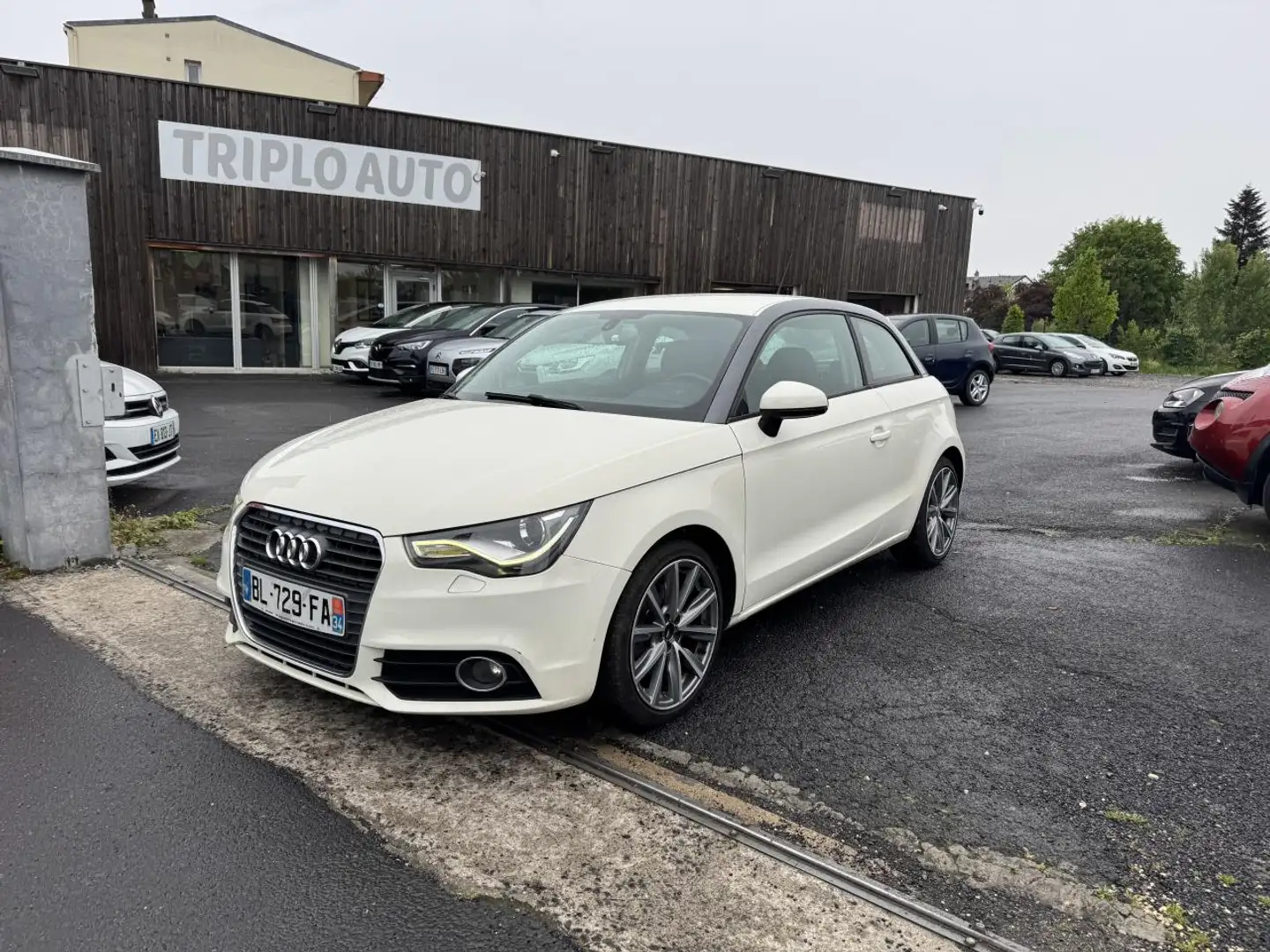 Audi A1 1.6 TDI DPF 105 - S\u0026S Ambition Clim + Radar A Weiß - 1