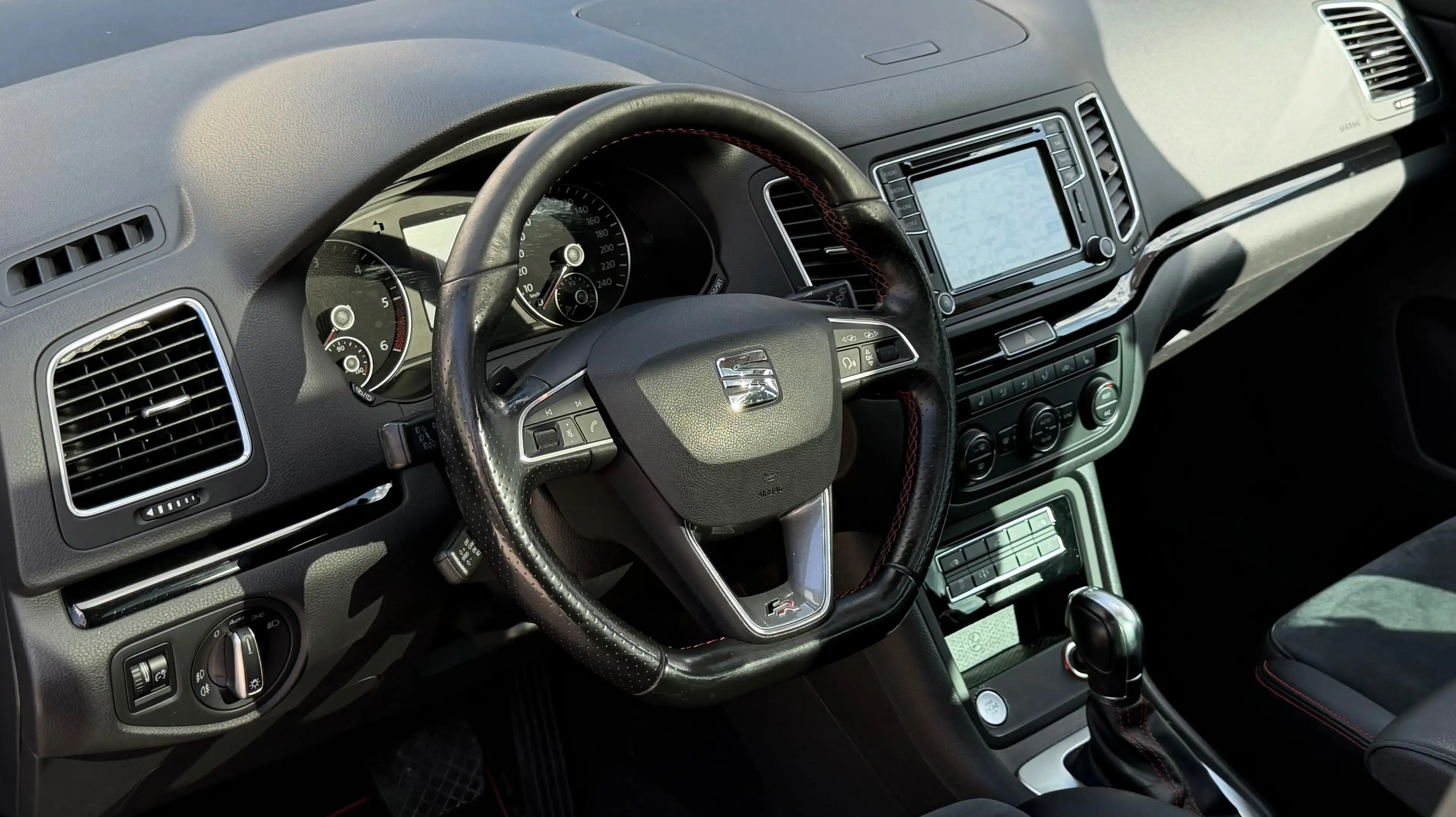 SEAT Alhambra 2.0 TDI DSG FR-Line |7-Sitzer|Pano|R-Kam| — photo 2