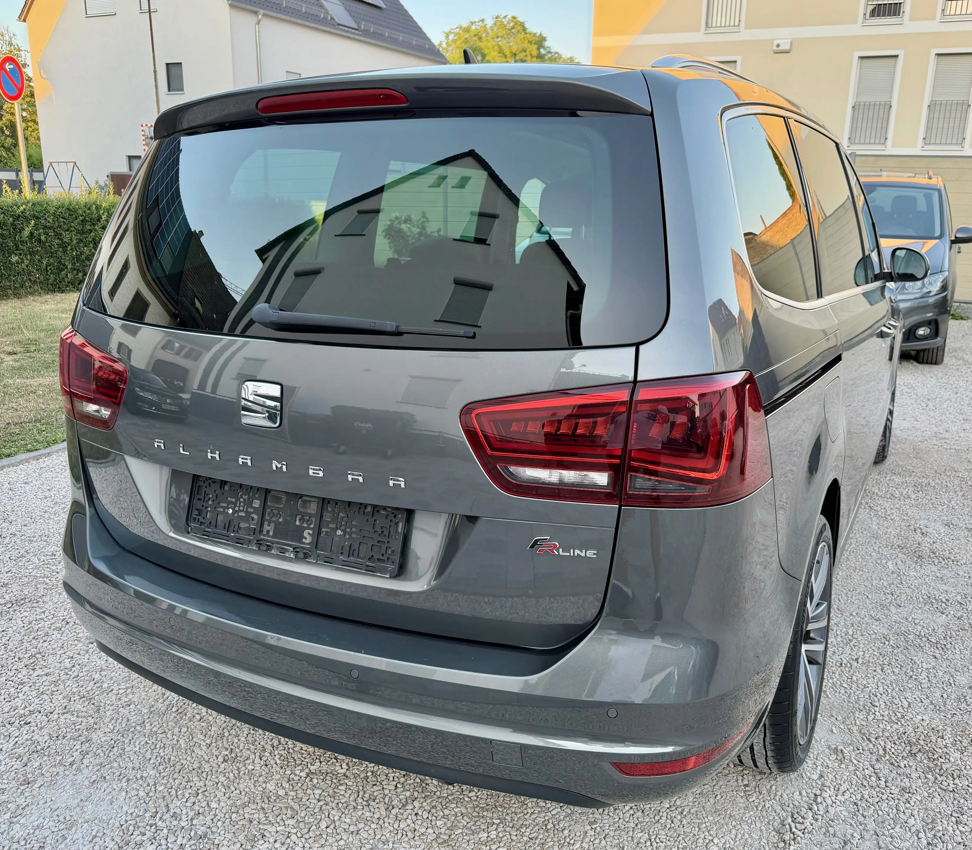 SEAT Alhambra 2.0 TDI DSG FR-Line |7-Sitzer|Pano|R-Kam| — photo 3