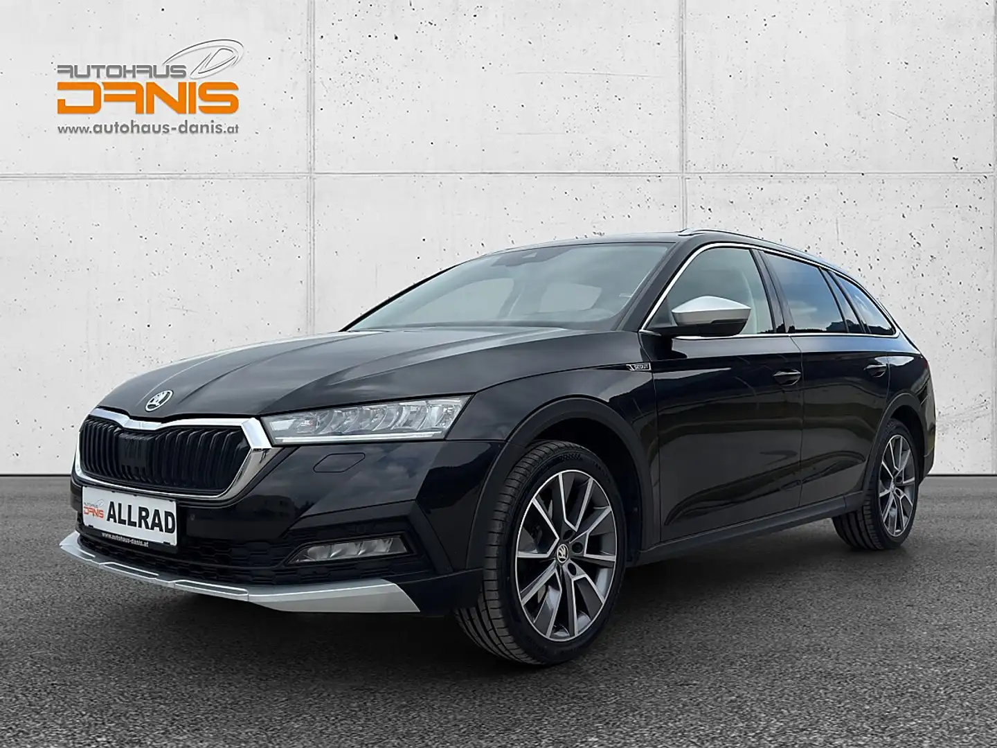 Skoda Octavia Combi Scout 2,0 TDI 4x4 DSG Pano/AHV/18"/Navi/ACC Schwarz - 1