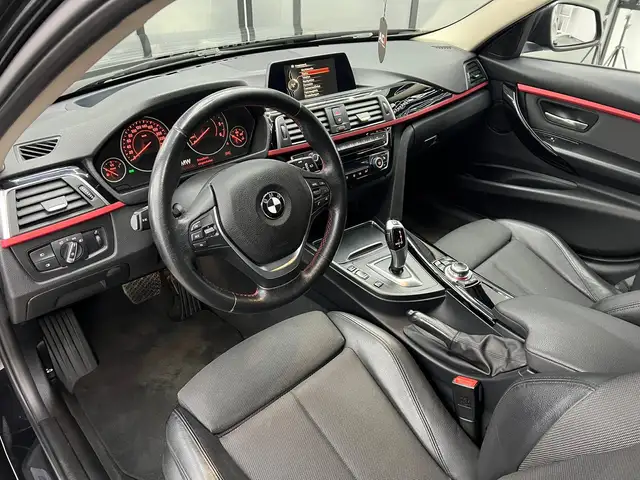 BMW 3 Series view 13