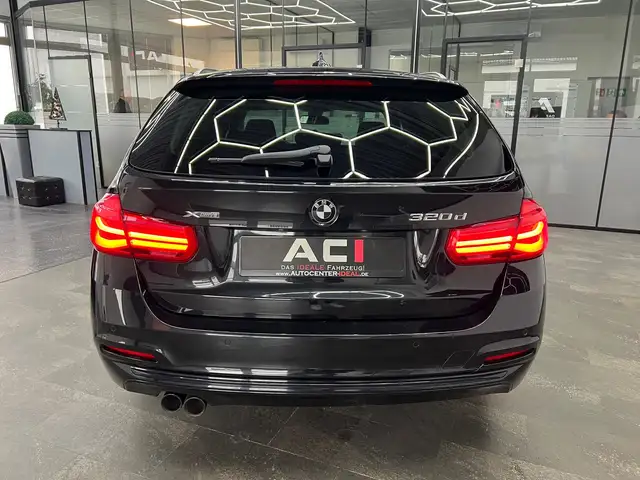 BMW 3 Series view 8