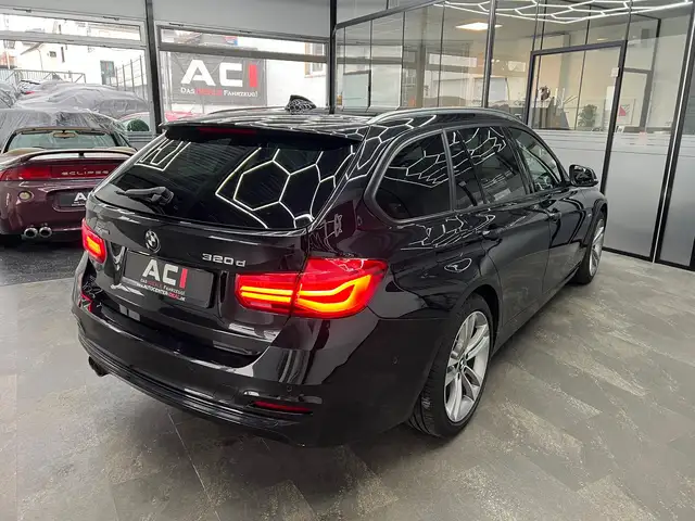 BMW 3 Series view 9