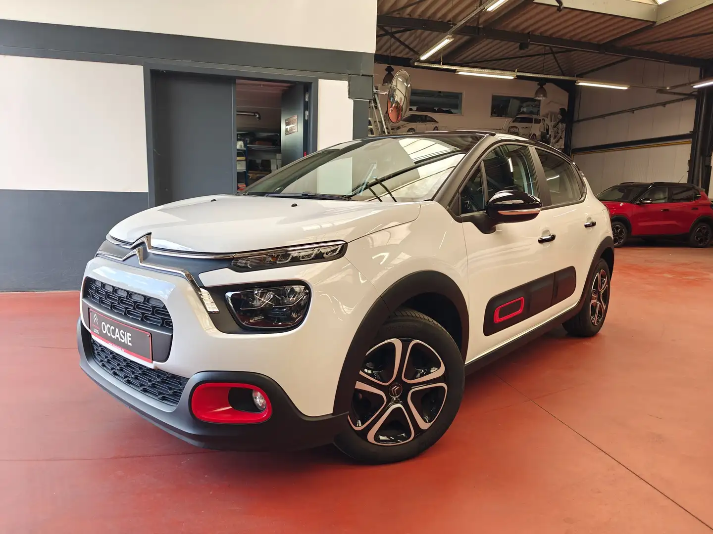 Citroen C3 1.2 PureTech 82 Shine - Navi - Camera - Carplay Blanc - 1