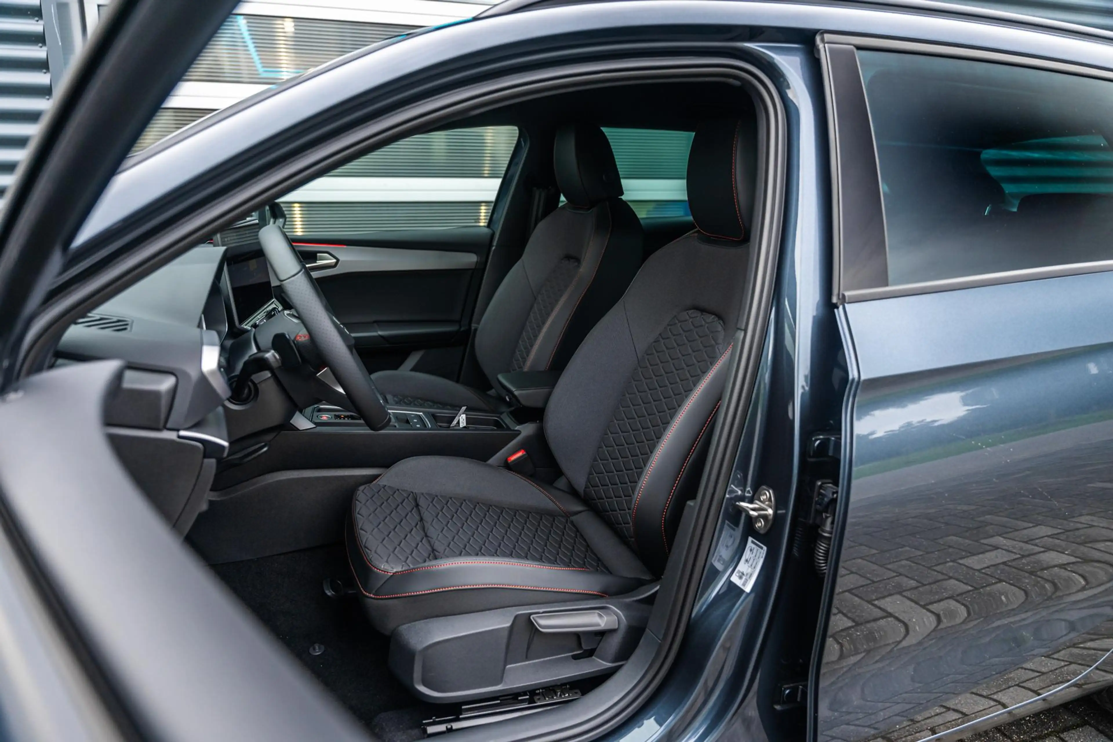 SEAT Leon e-Hybrid Sportstourer 1.5 TSI 204pk DSG FR Business | LMV 1 — photo 4