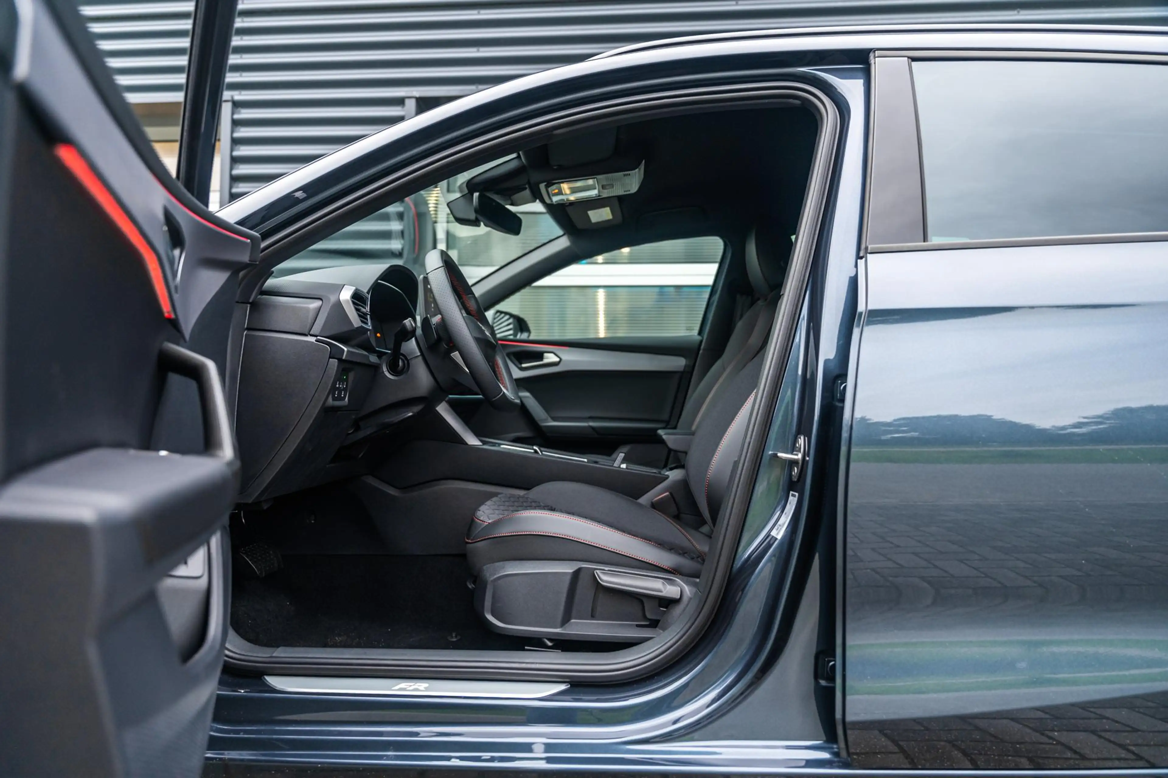 SEAT Leon e-Hybrid Sportstourer 1.5 TSI 204pk DSG FR Business | LMV 1 — photo 13
