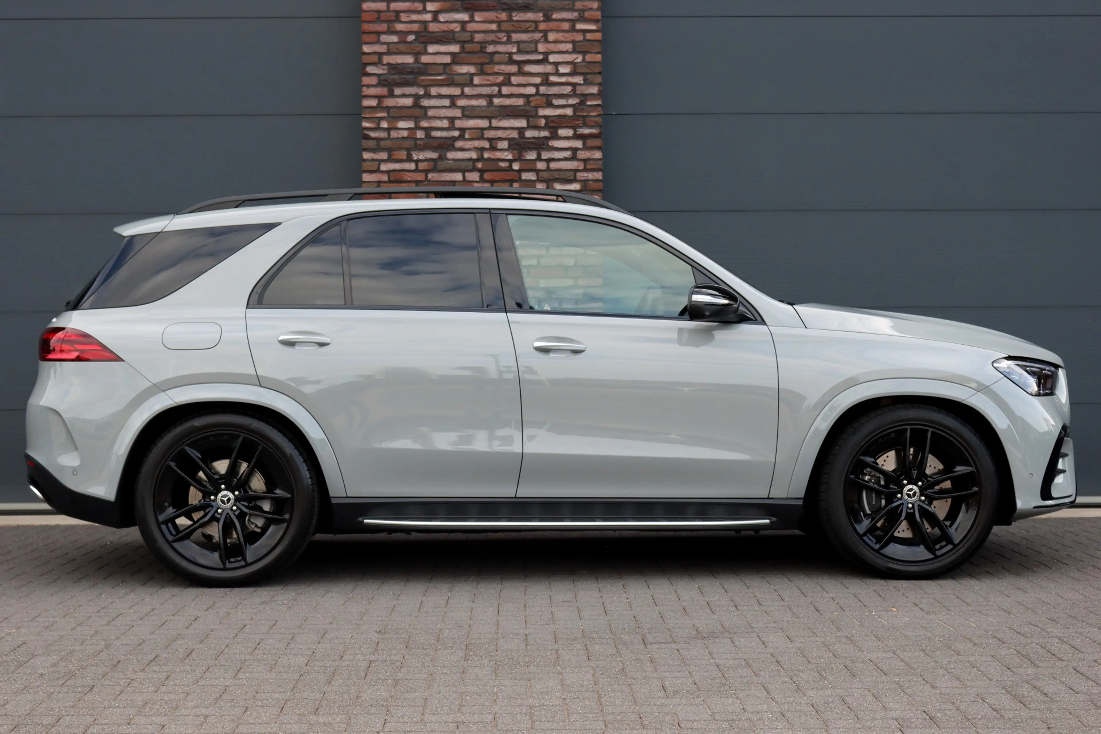 Mercedes-Benz GLE 400 e 4MATIC AMG Line Premium+ | Facelift | Luchtverin — photo 11