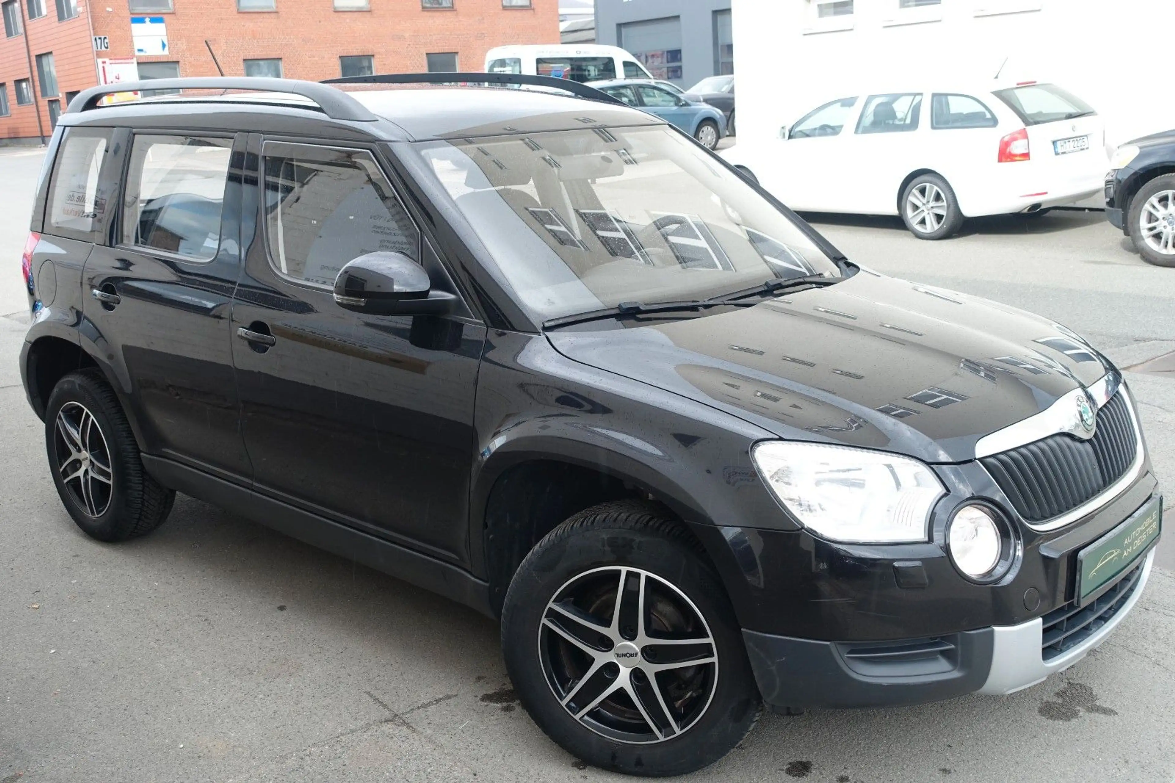 Skoda Yeti Active Plus Edition*KLIMA*SHZ*AHK*TÜV+ZR-NE — photo 4