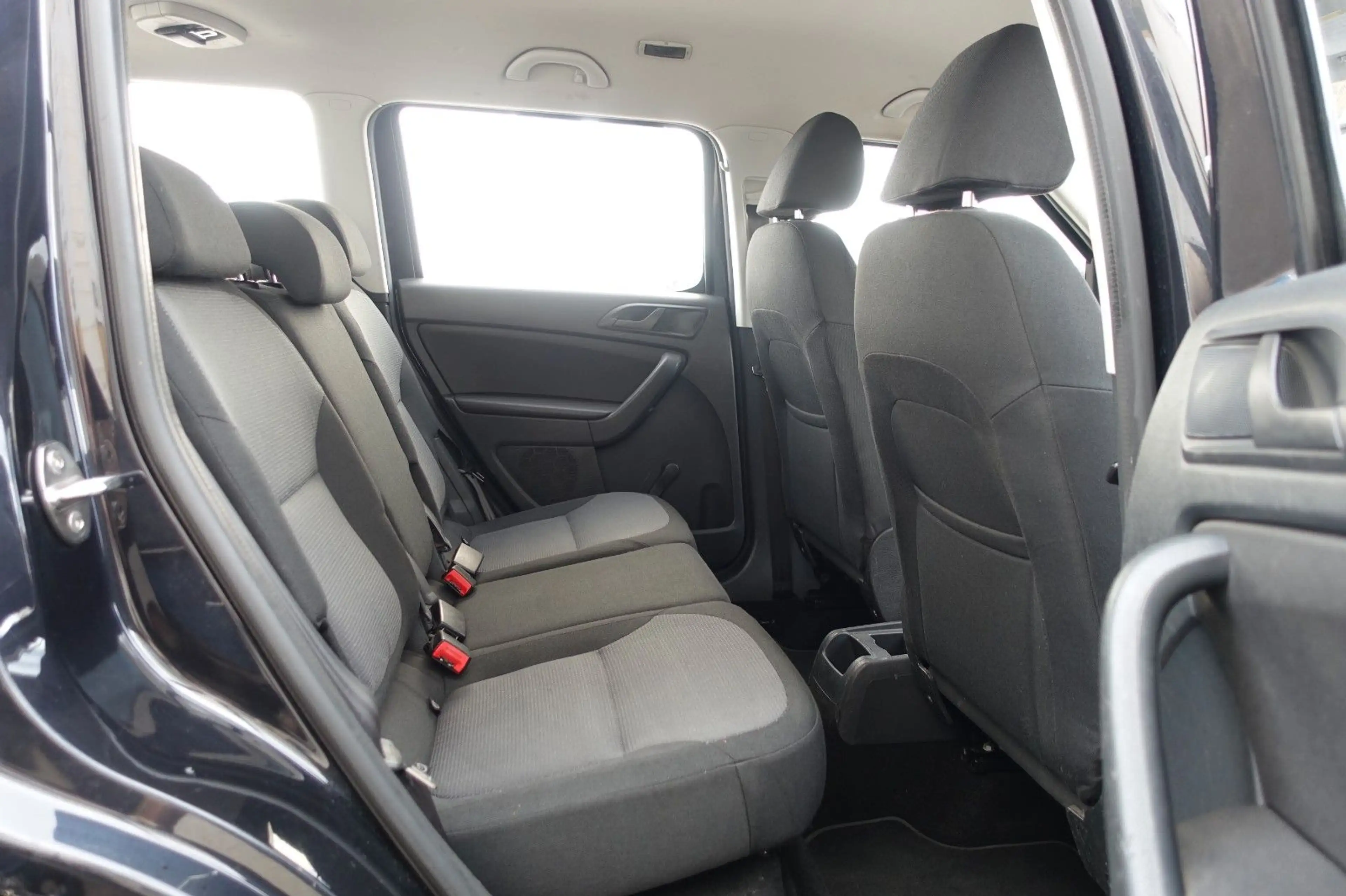 Skoda Yeti Active Plus Edition*KLIMA*SHZ*AHK*TÜV+ZR-NE — photo 15