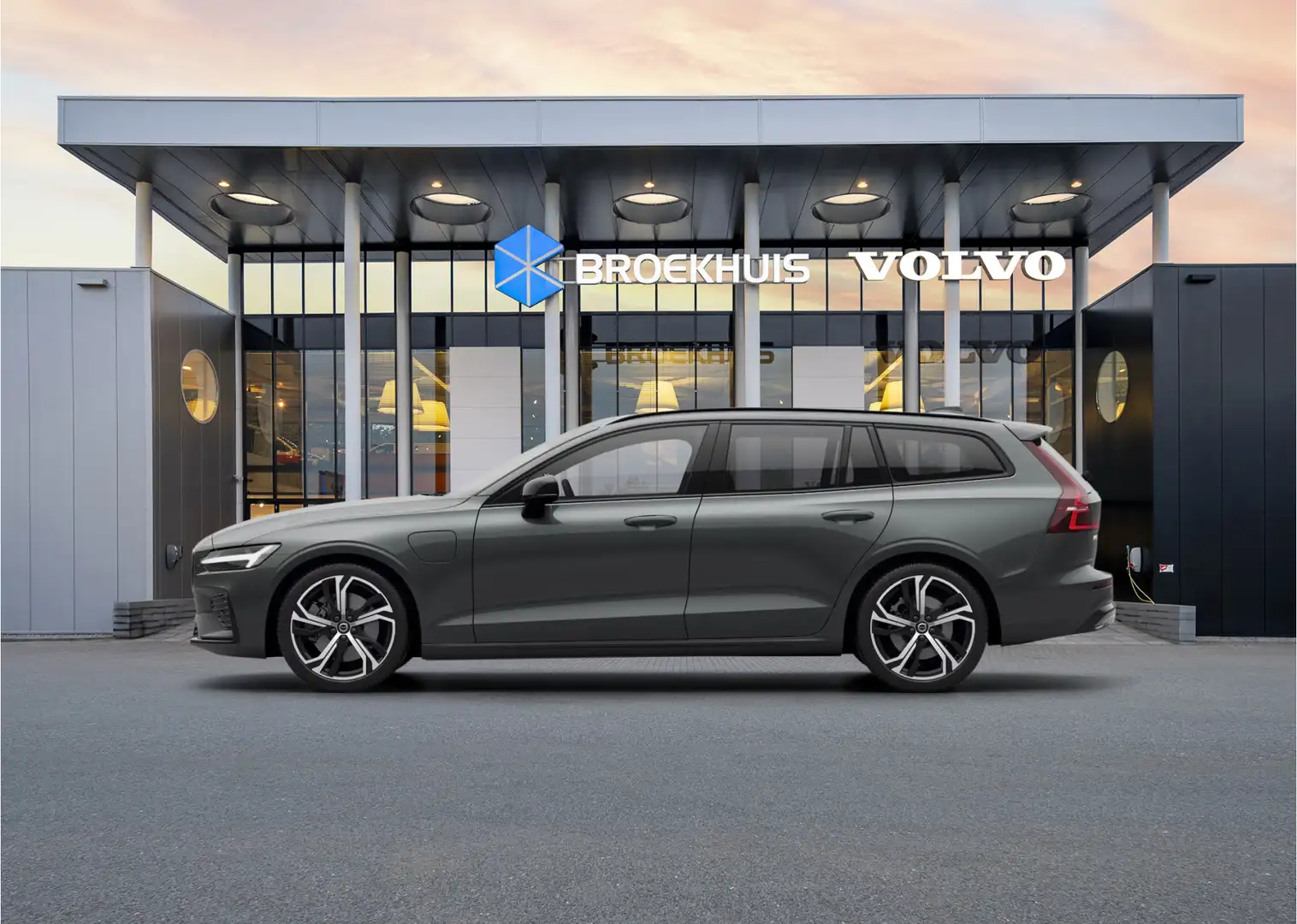 Volvo V60 2.0 T6 Plug-in hybrid AWD Ultra Dark Groen - 2