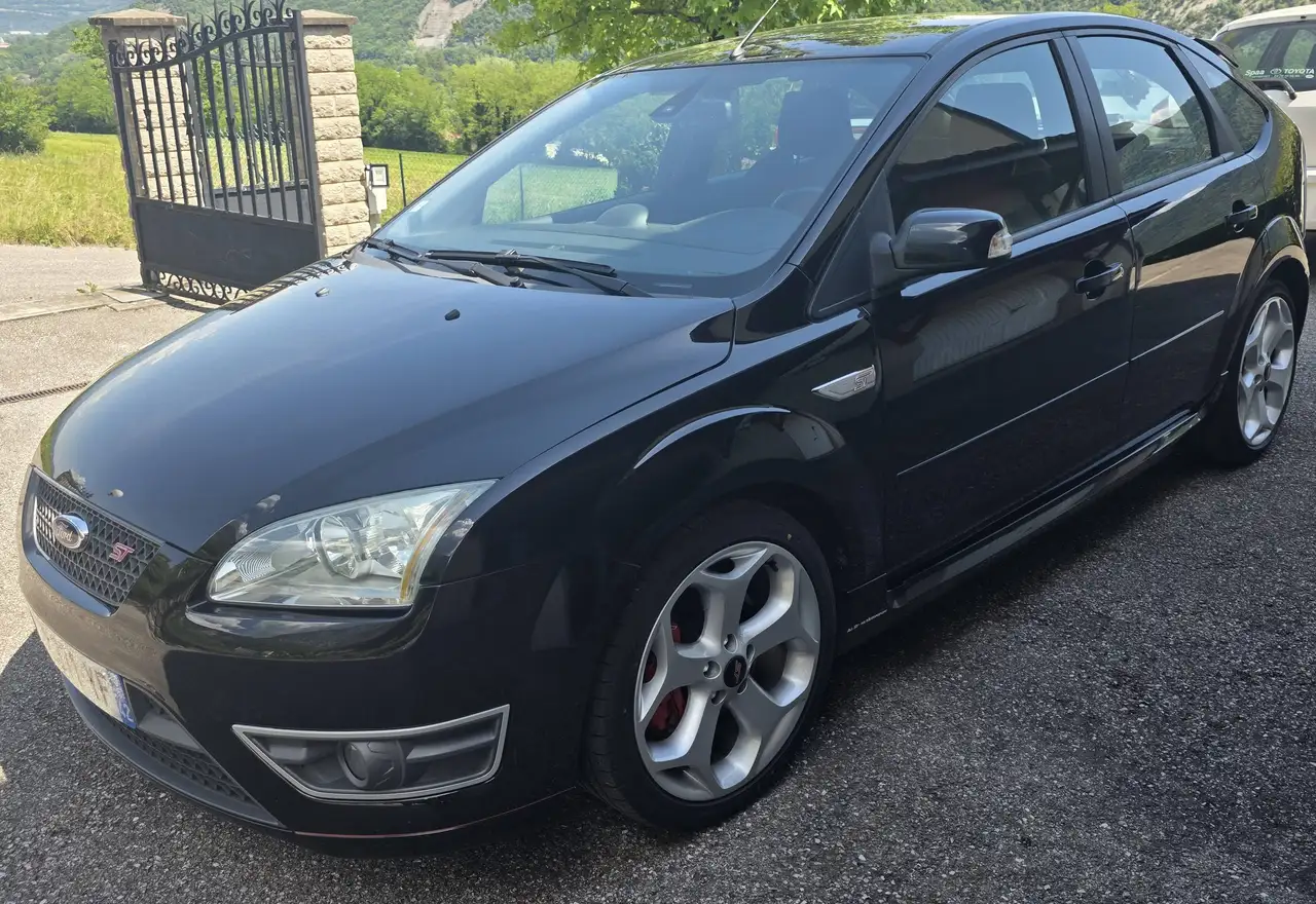 Ford Focus 2.5 T- 225 ST
