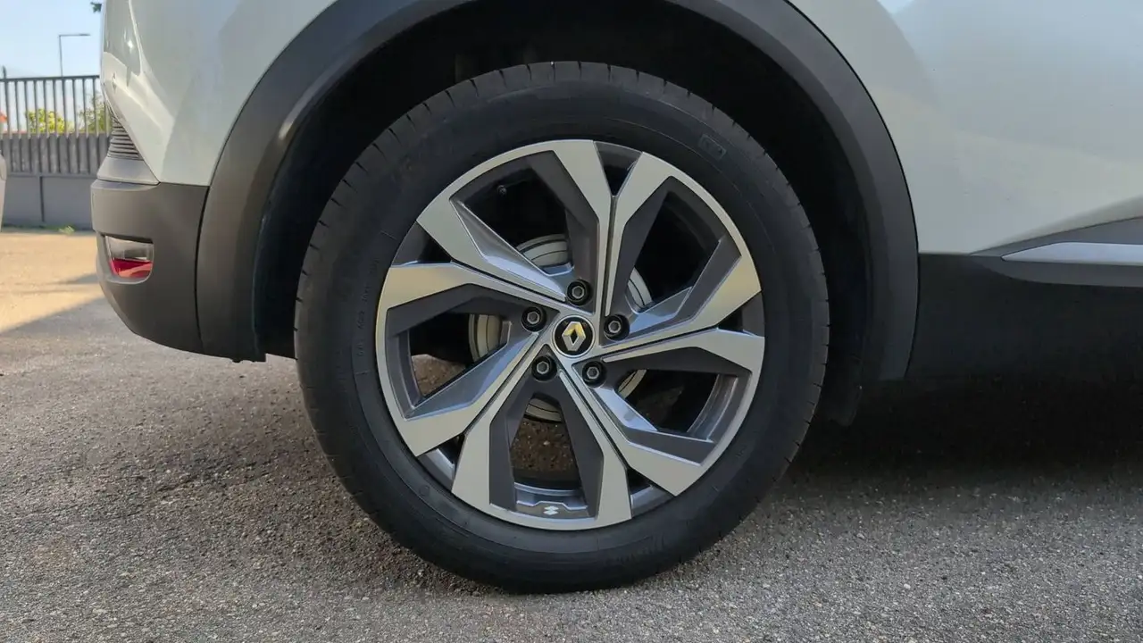 Renault Captur — photo 16