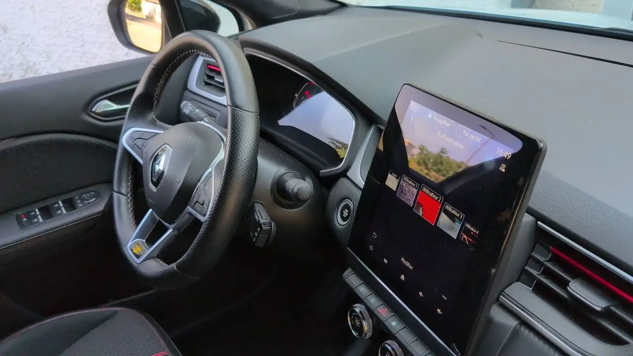 Renault Captur — photo 28