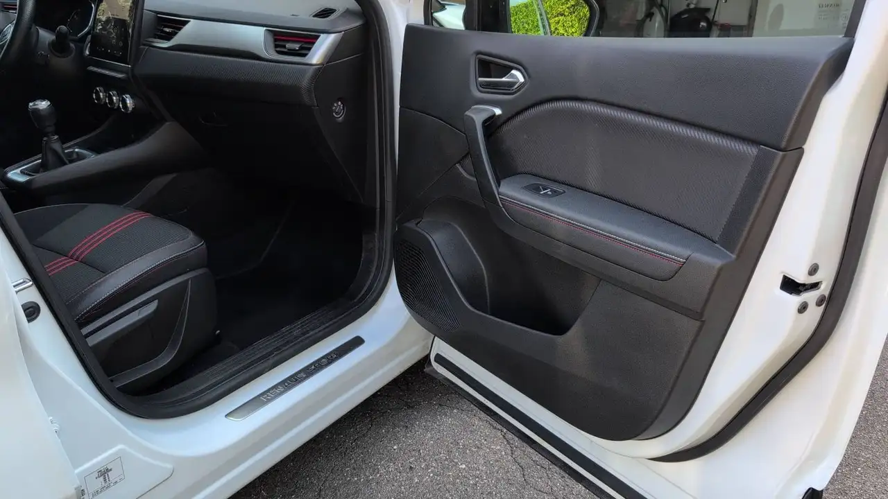 Renault Captur — photo 22
