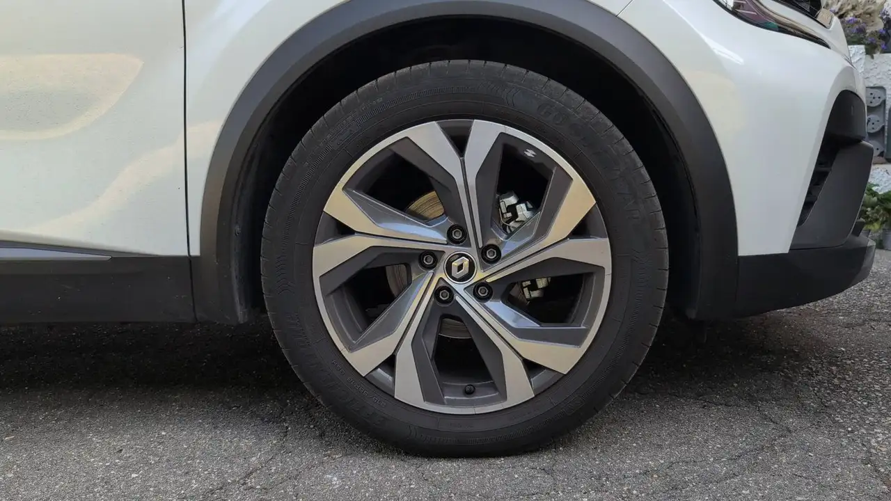 Renault Captur — photo 17