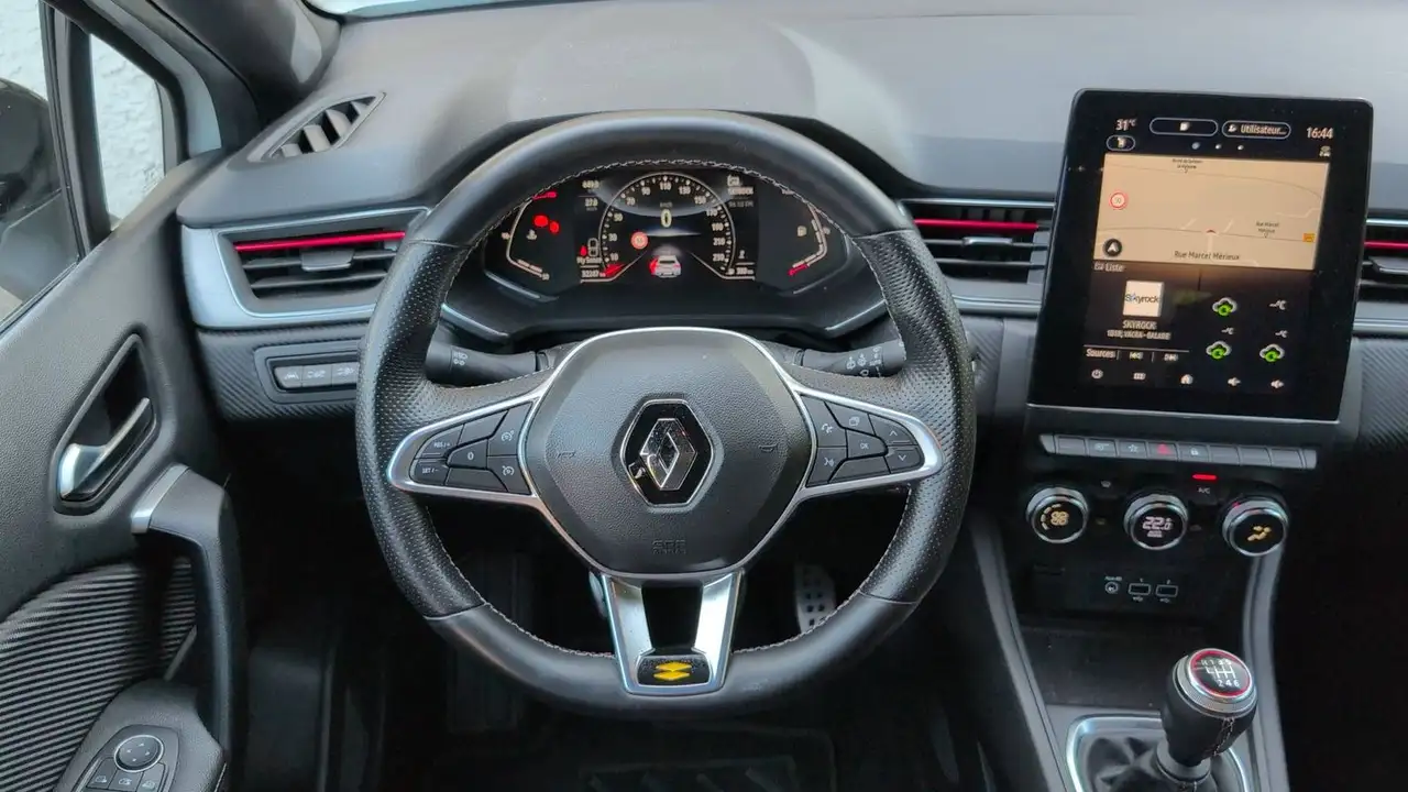 Renault Captur — photo 24