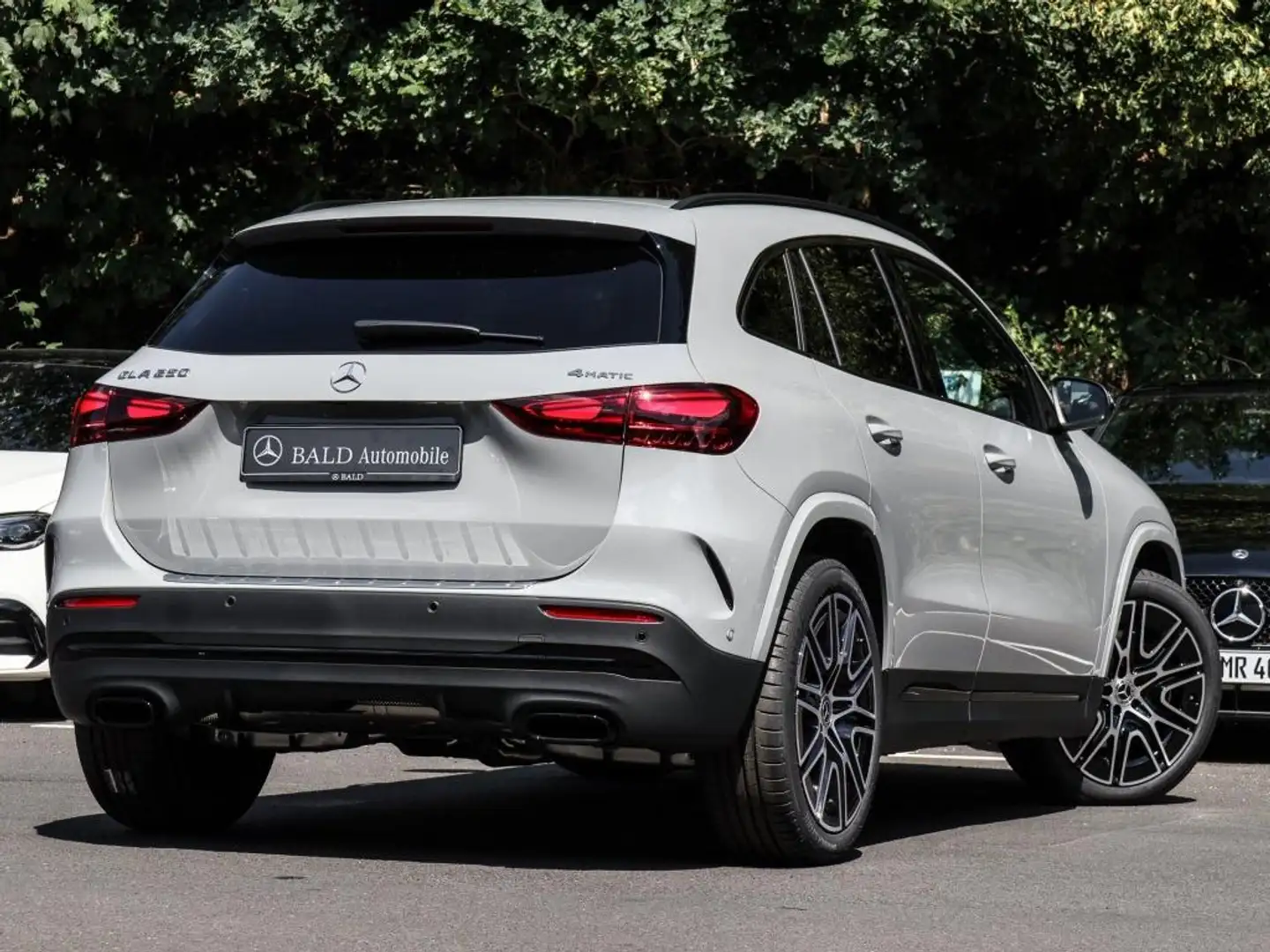 Mercedes-Benz GLA 250 4M AMG-Advanced+/ILS/Pano/AHK/Easy/Night Grau - 2