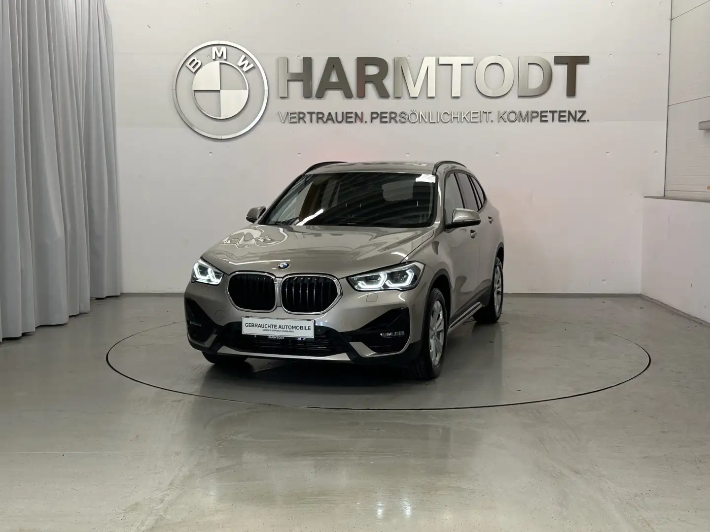 BMW X1 xDrive18d *Sport Line* Silber - 2