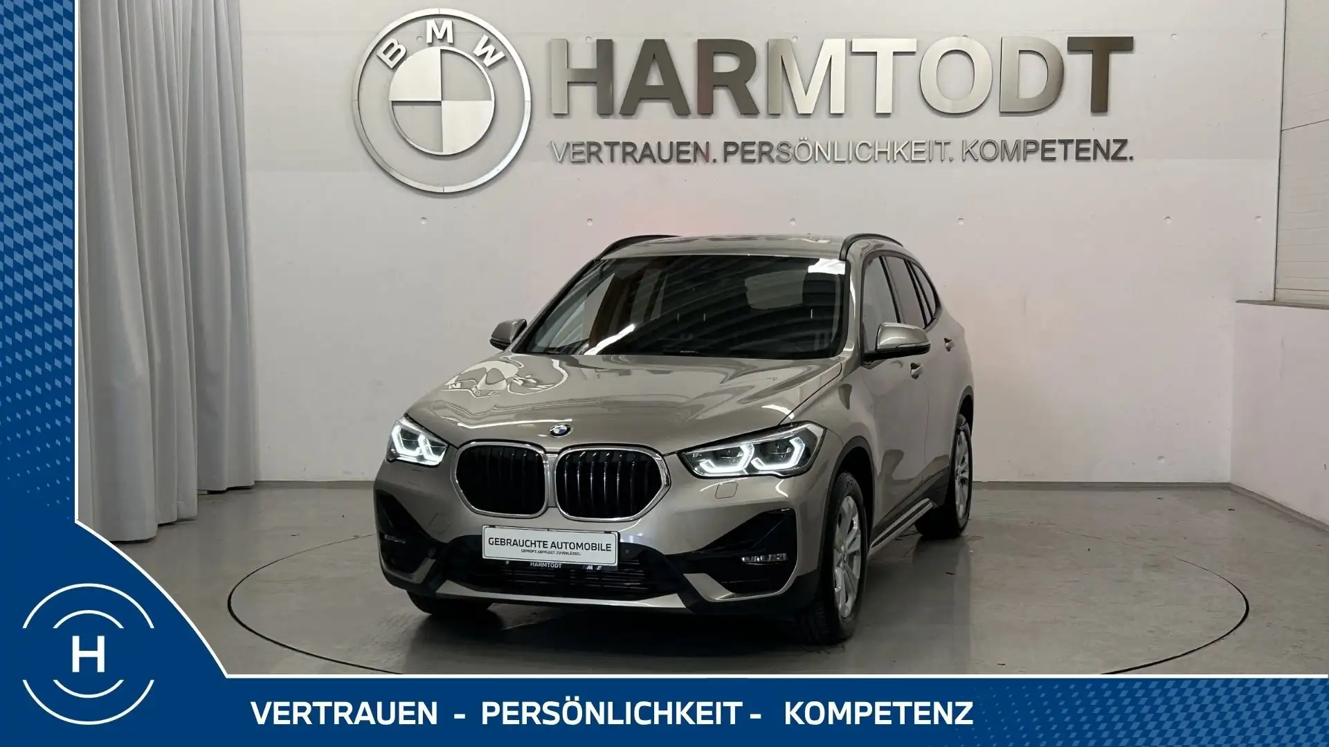 BMW X1 xDrive18d *Sport Line* Silber - 1