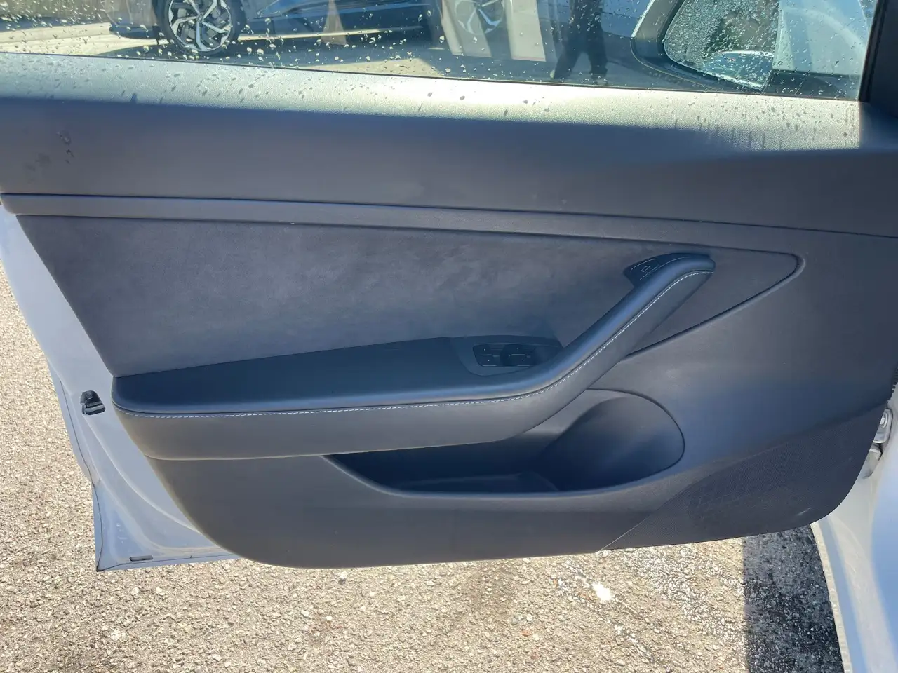 Tesla Model 3 снимка Tesla Model 3