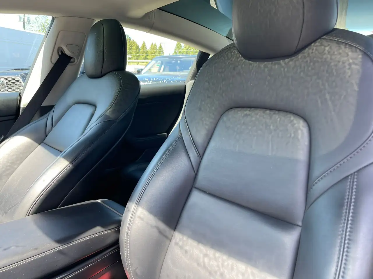 Tesla Model 3 снимка Tesla Model 3