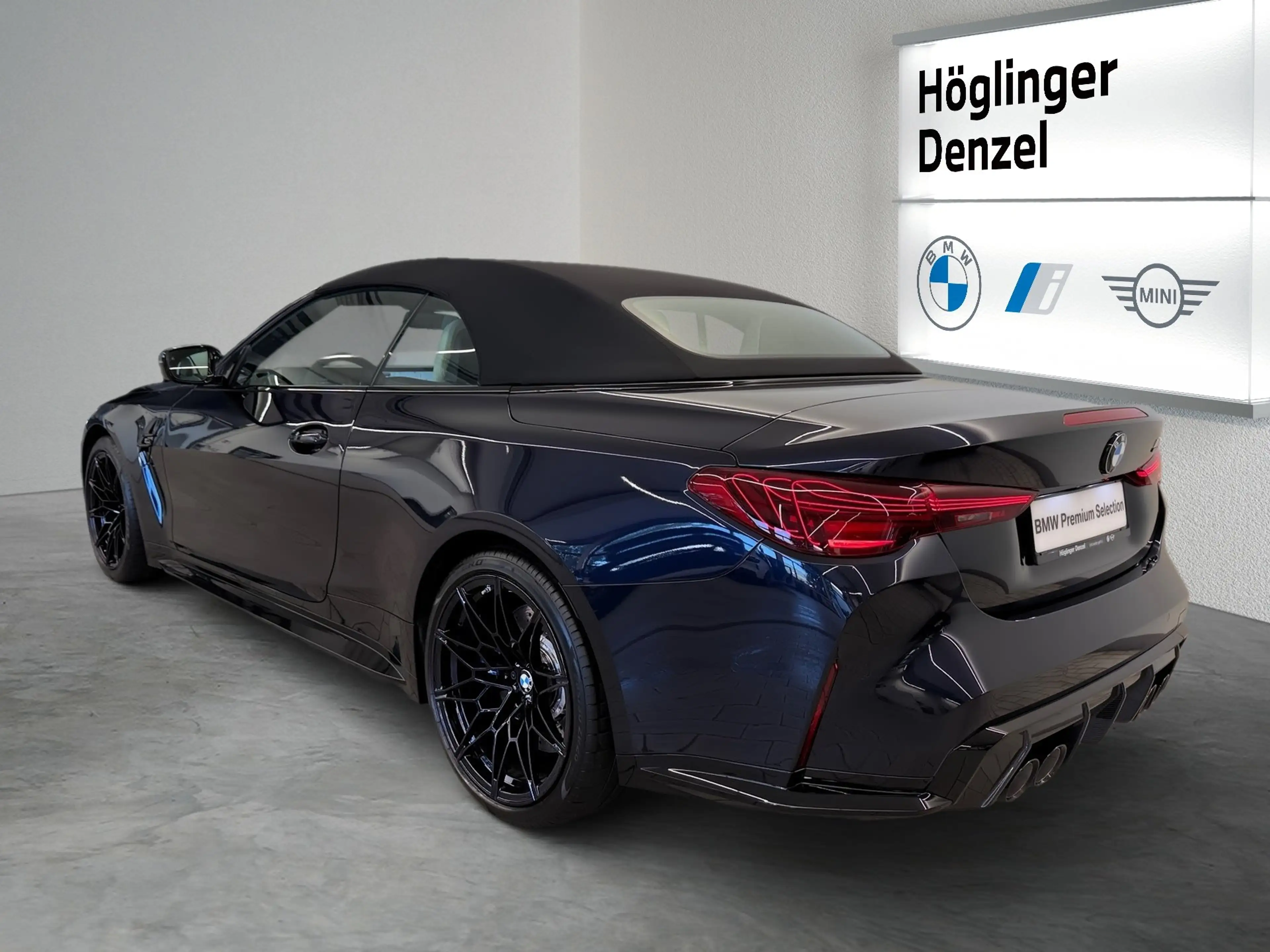 BMW M4 Competition M xDrive — photo 10