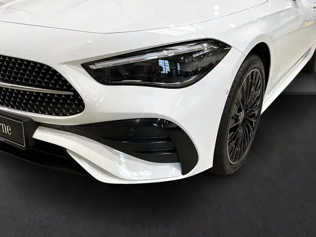 Mercedes-Benz CLE view 3