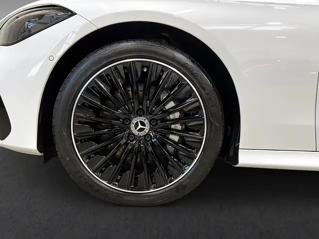 Mercedes-Benz CLE view 4