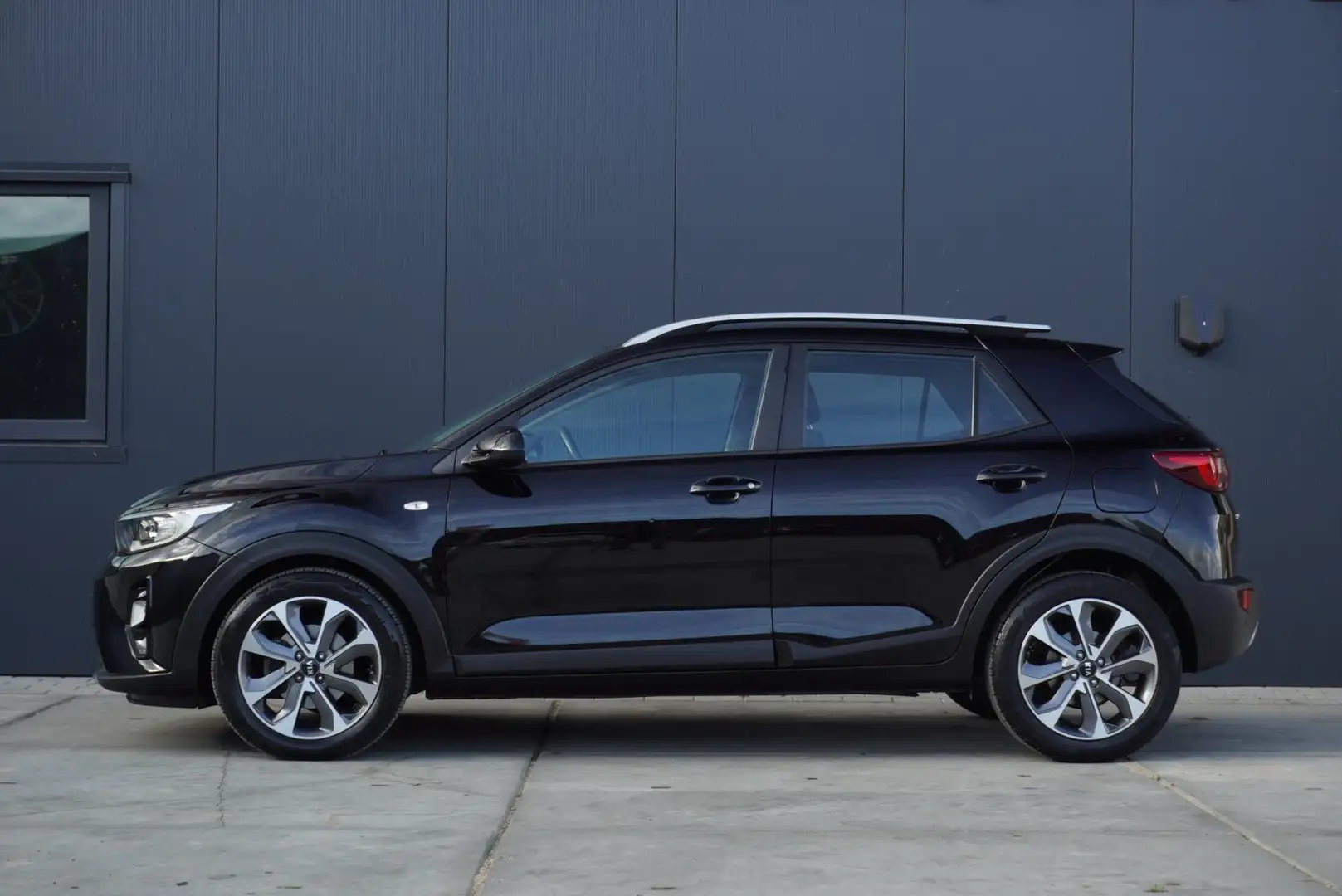 Kia Stonic 1.0 T-GDi DynamicLine 2020 Automaat Airco Carplay Noir - 2