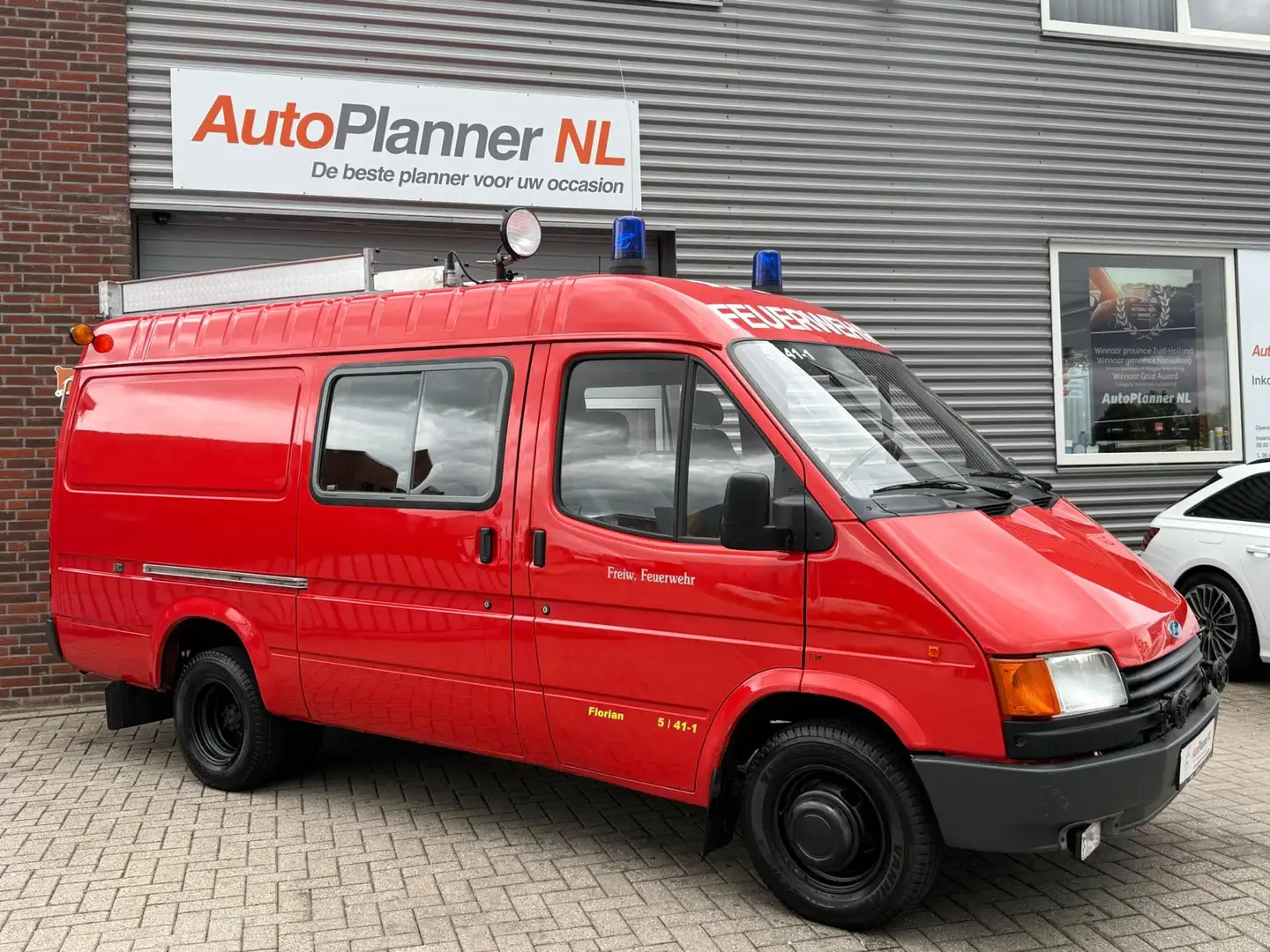 Ford Transit 2.0 Benzine! Ex-Brandweer! 6-Pers.! *17.626KM!* Rood - 2