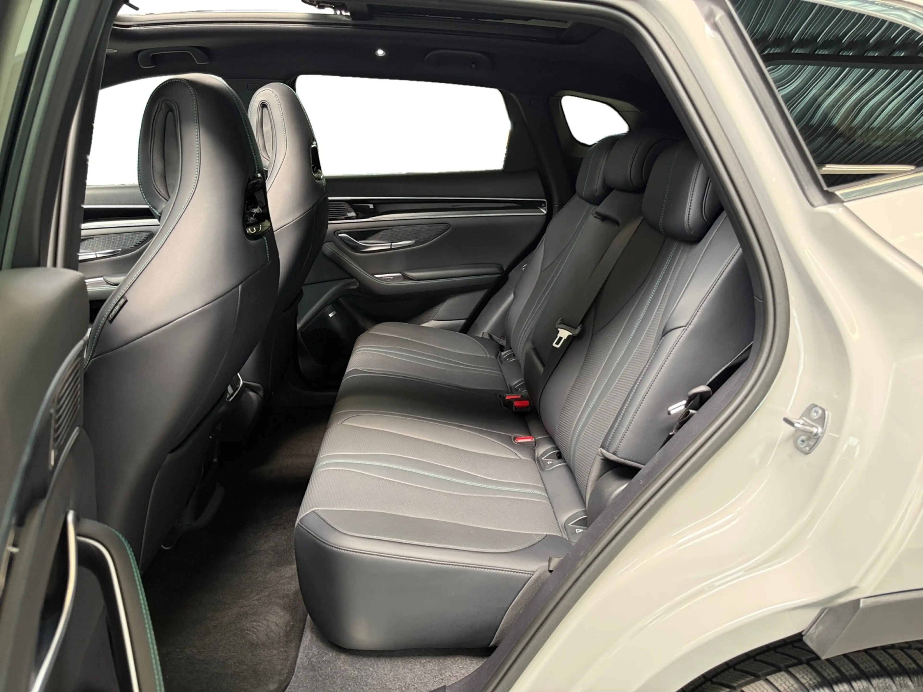 BYD Seal U 1.5 DM-i FWD Boost I PHEV I Panoramadak I 360 Came — photo 13