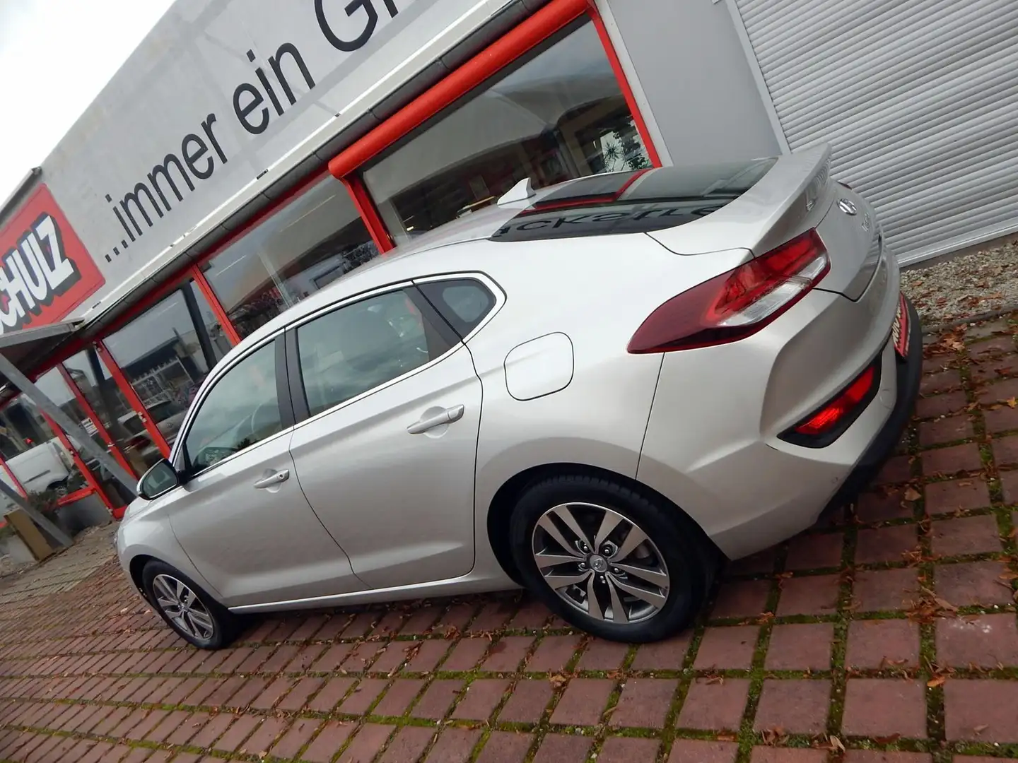 Hyundai i30 Fastback KLIMA RFK CARPLAY Silber - 2