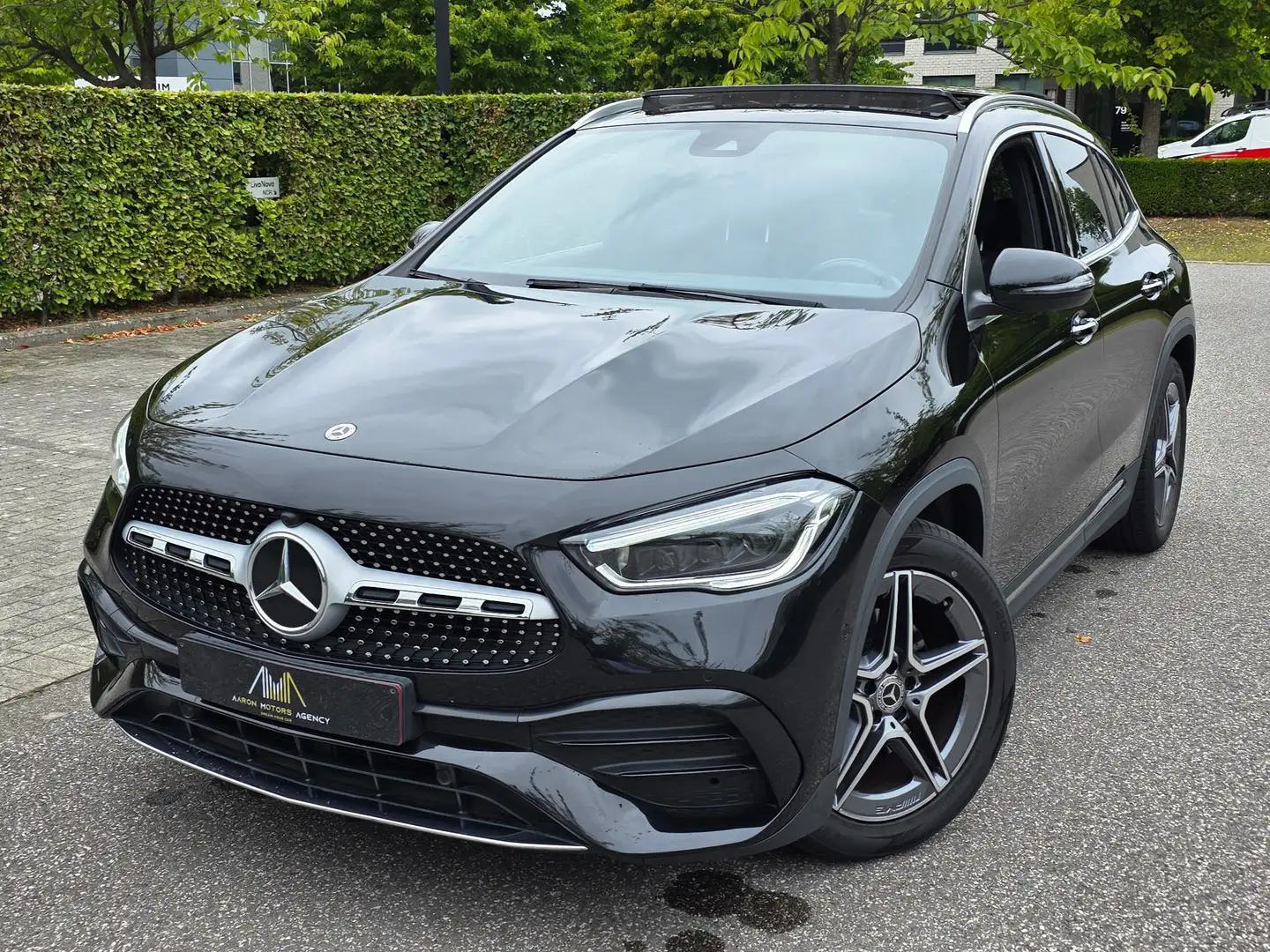 Mercedes-Benz GLA 180 ESSENCE / AMG Line / FULL OPTIONS / 19.000KM Nero - 1