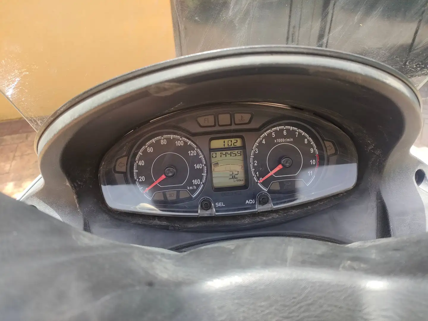 Suzuki Burgman 200 Executive Blanco - 1