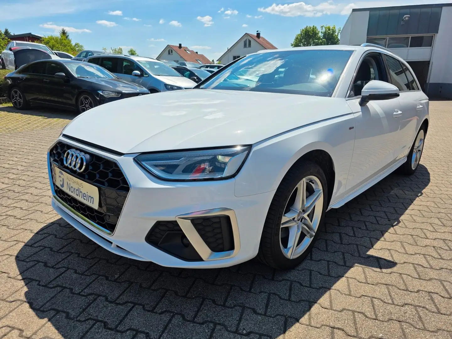 Audi A4 Avant 40 TDI S line Automatik/LED/Navi/Kamera Blanc - 1