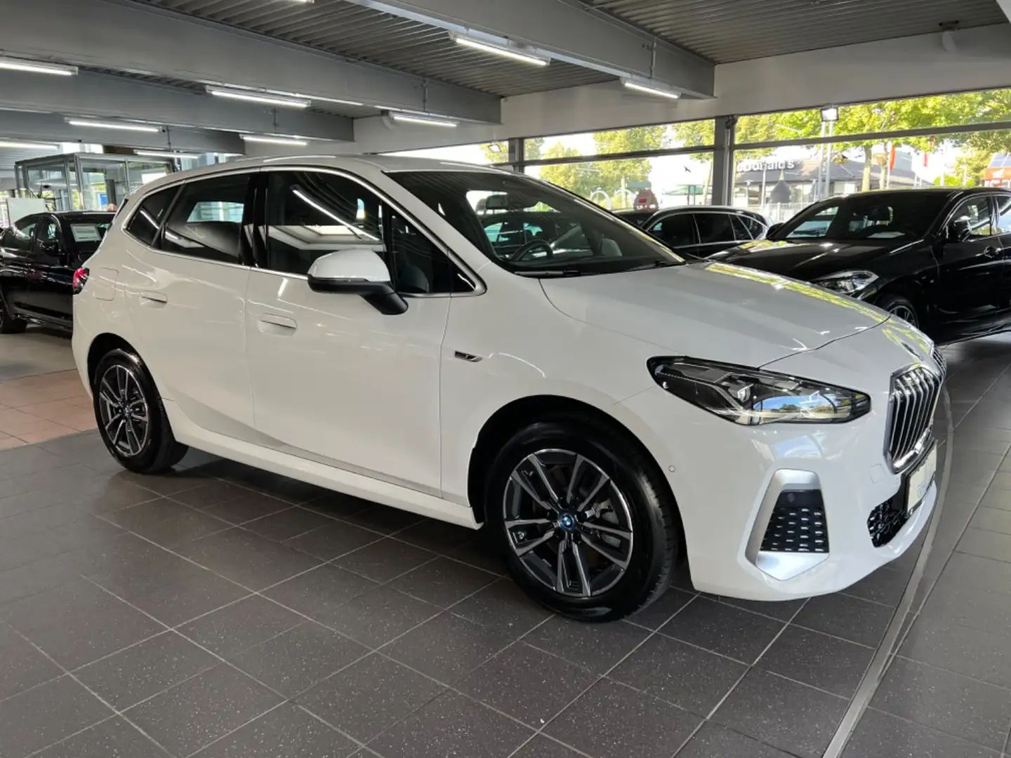 BMW 230 230e Active Tourer xDrive M Sport AHK+ACC+DAPLUS Beyaz - 2
