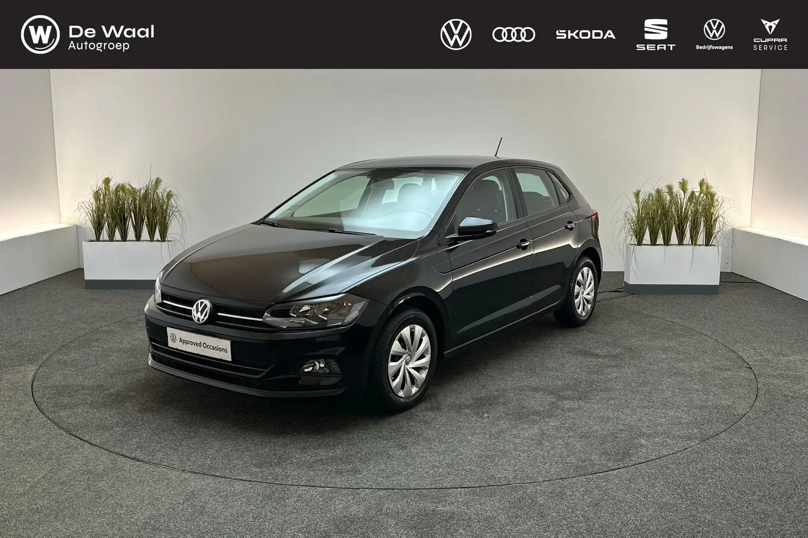 Volkswagen Polo 1.0 MPI 80pk Comfortline | Cruise Control, Airco | Zwart - 1