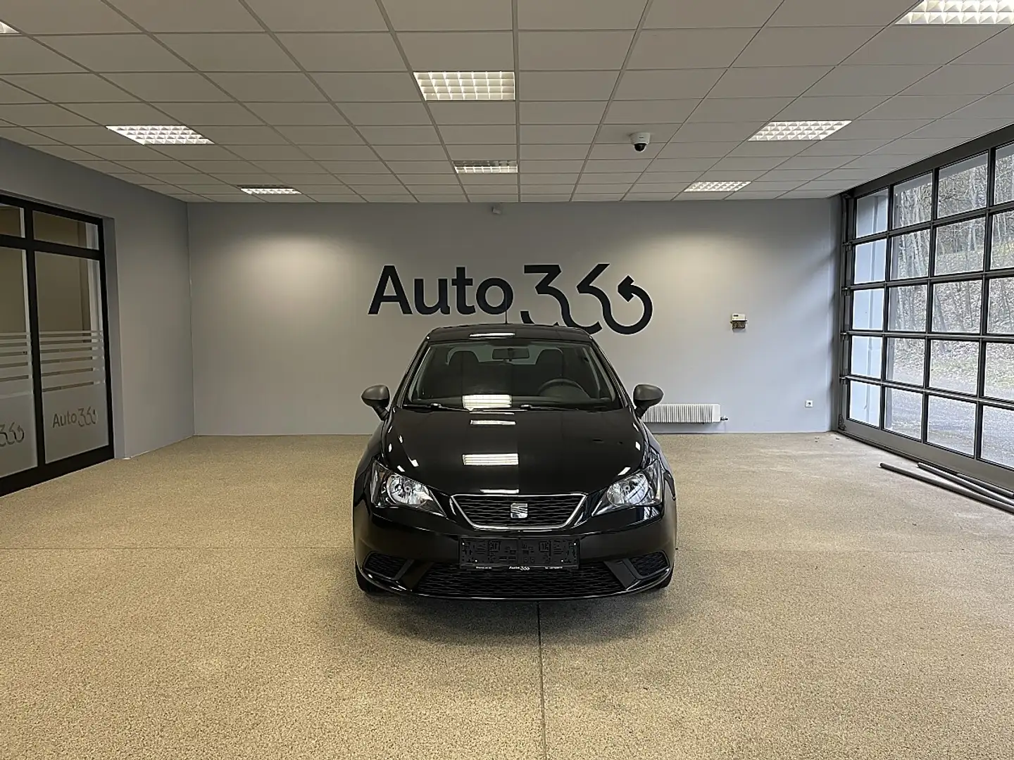SEAT Ibiza Reference 1,2 Schwarz - 1