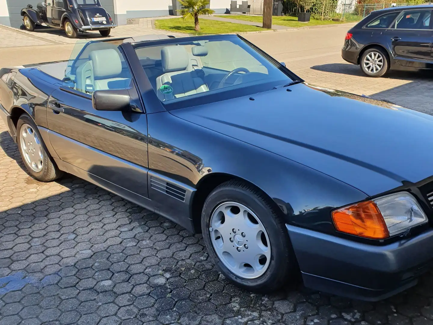 Mercedes-Benz SL 300 mit H-Kennzeichen Schwarz - 1