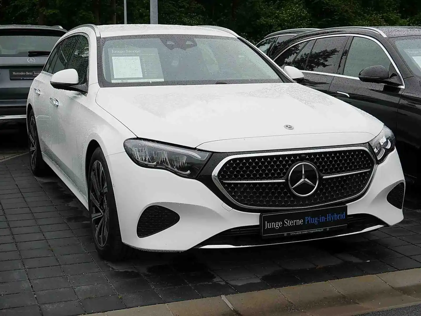 Mercedes-Benz E 300 e T AVANTGARDE+AHK+DIST.+KEYLESS-GO+KAMERA Weiß - 2