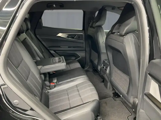 Renault Austral view 9