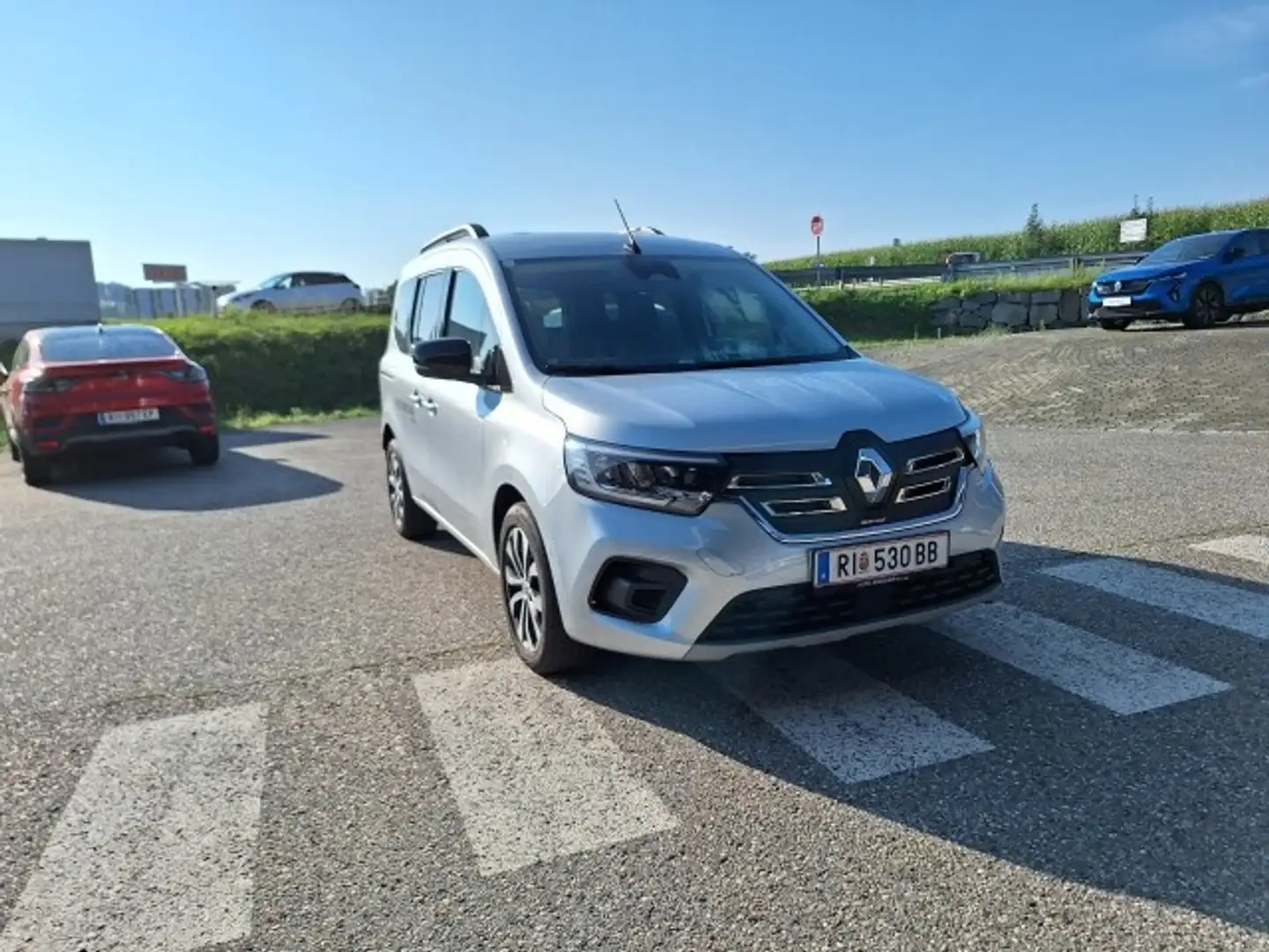 Renault Kangoo KANGOO PKW E-TECH EL TECHNO EV45 22kW L1 Silber - 1