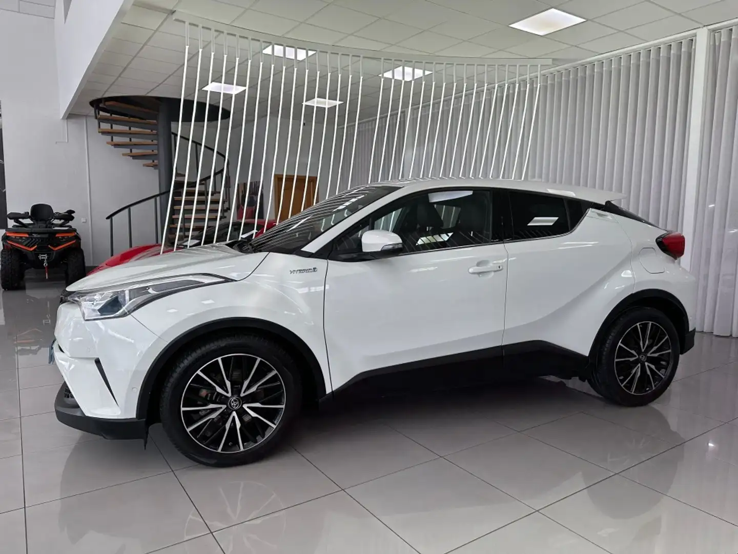 Toyota C-HR 125H Advance Blanc - 2